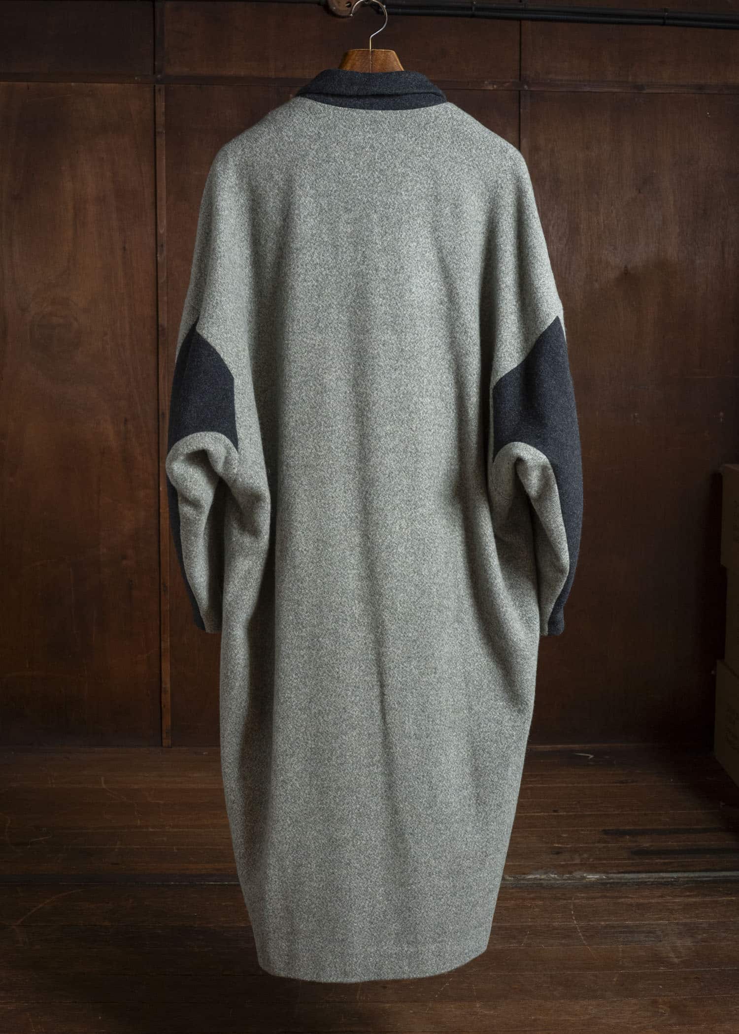 amachi. AY19C-2096 Covered Coat -019 Gray Green