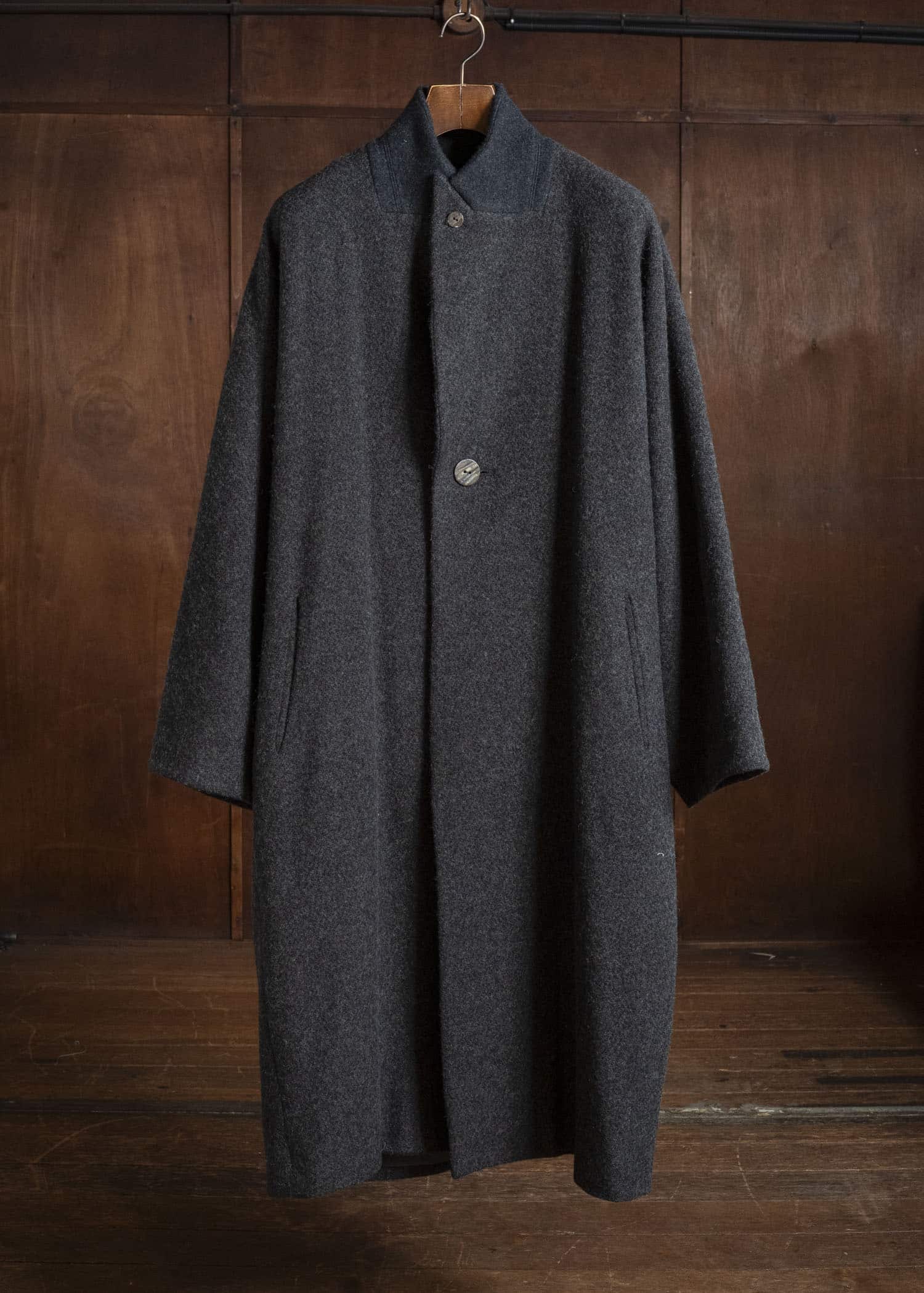 amachi. AY19C-2096 Covered Coat -019 Chacoal Black
