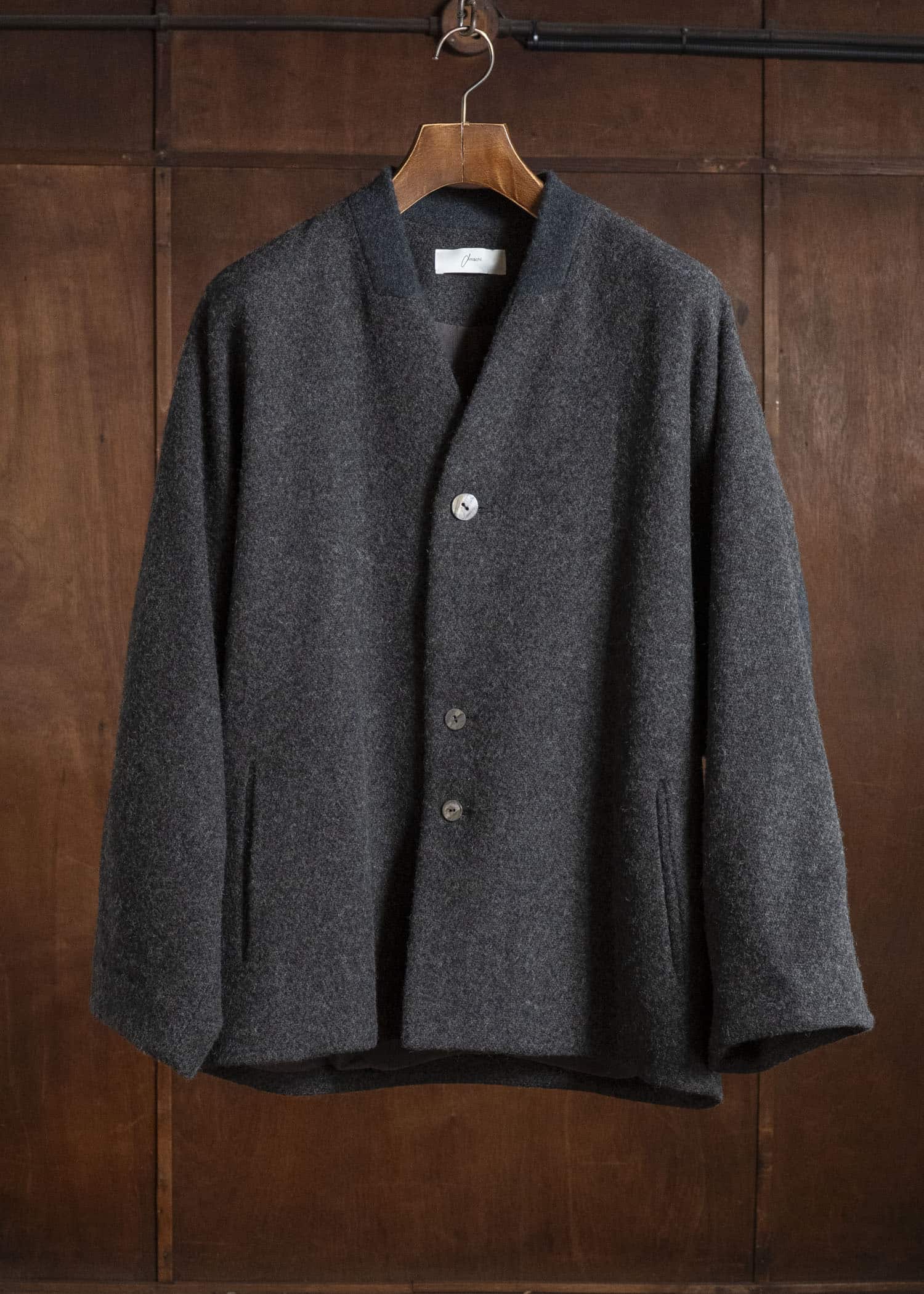 amachi. AY19B-2109 Covered Short Coat Chacoal Black