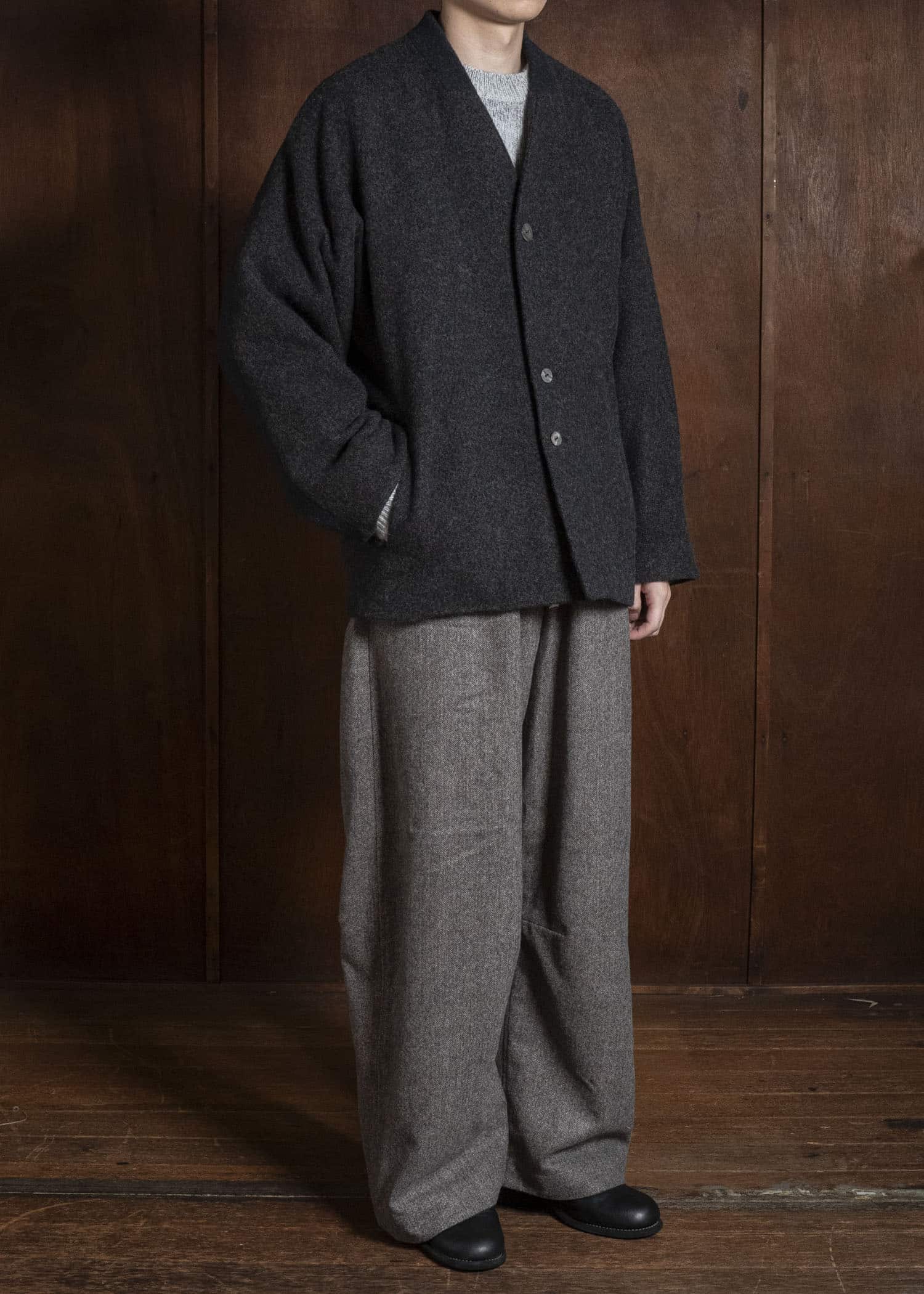 amachi. AY19B-2109 Covered Short Coat Chacoal Black