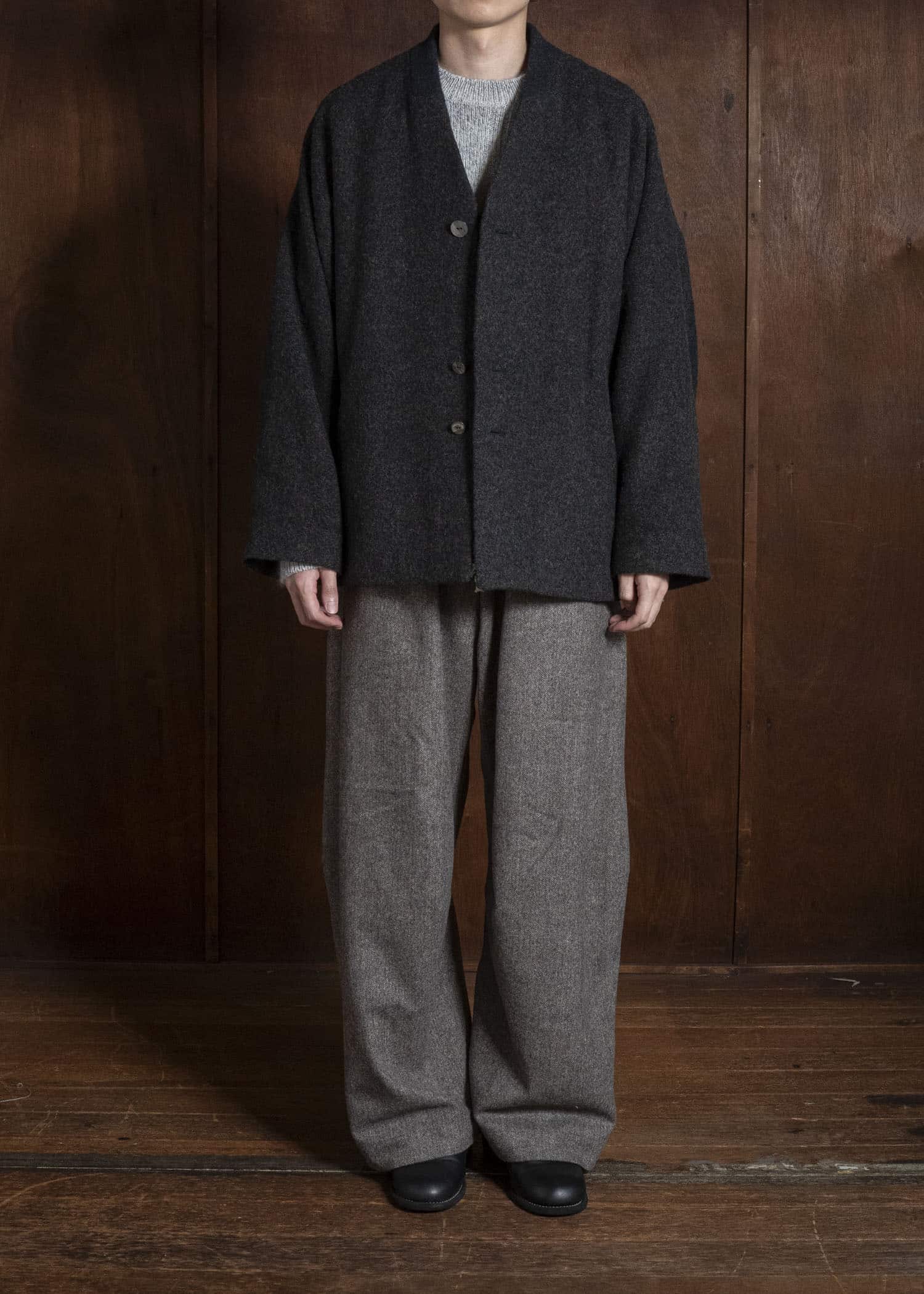 amachi. AY19B-2109 Covered Short Coat Chacoal Black