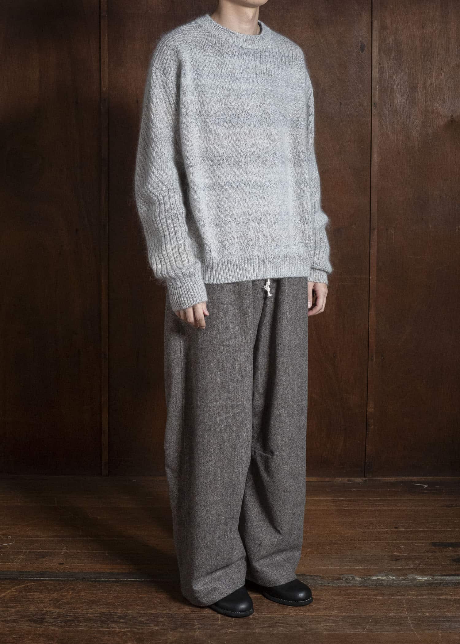 amachi. AY19K-4080 Wood Flame Knit White Gray