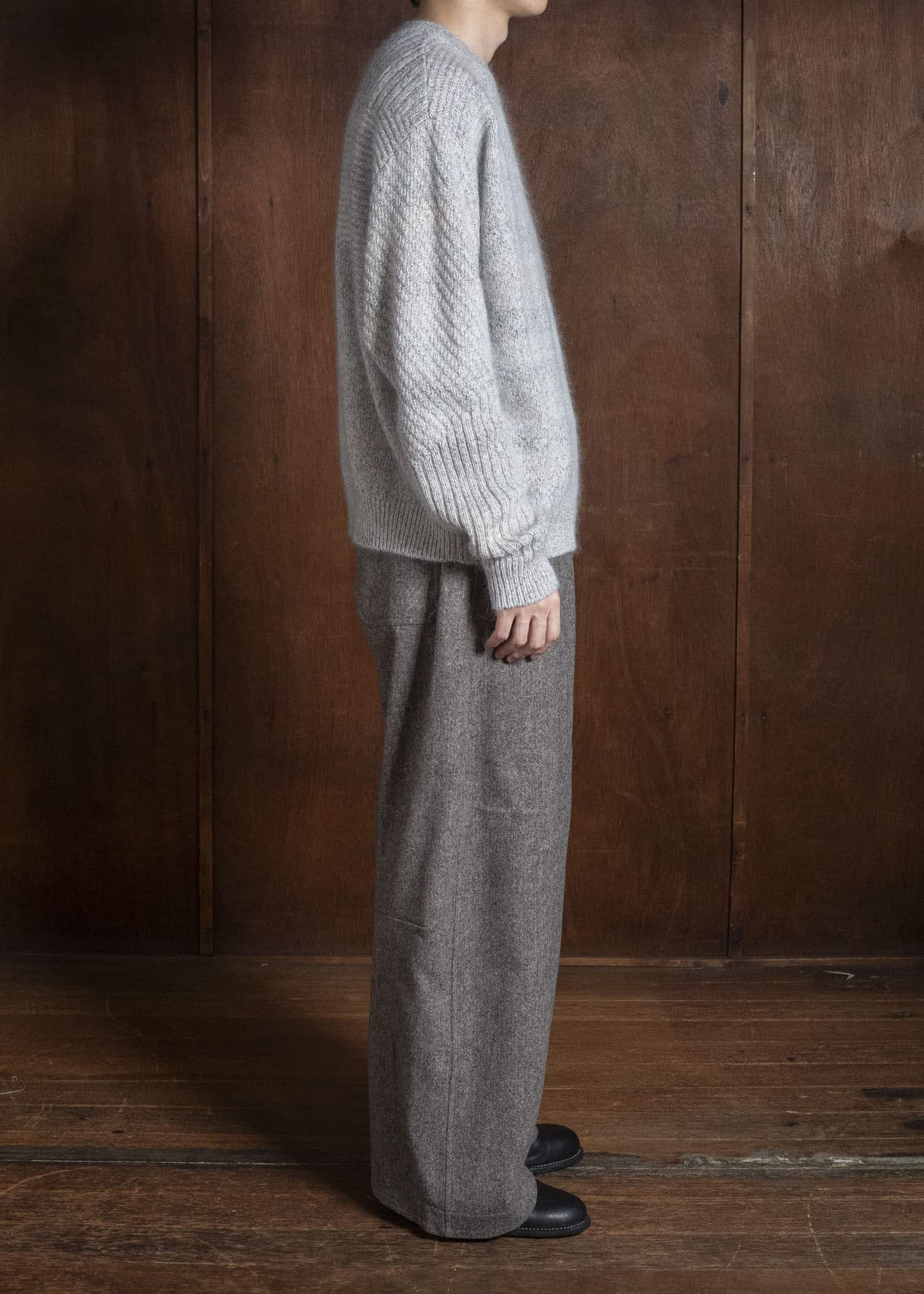 amachi. AY19K-4080 Wood Flame Knit White Gray