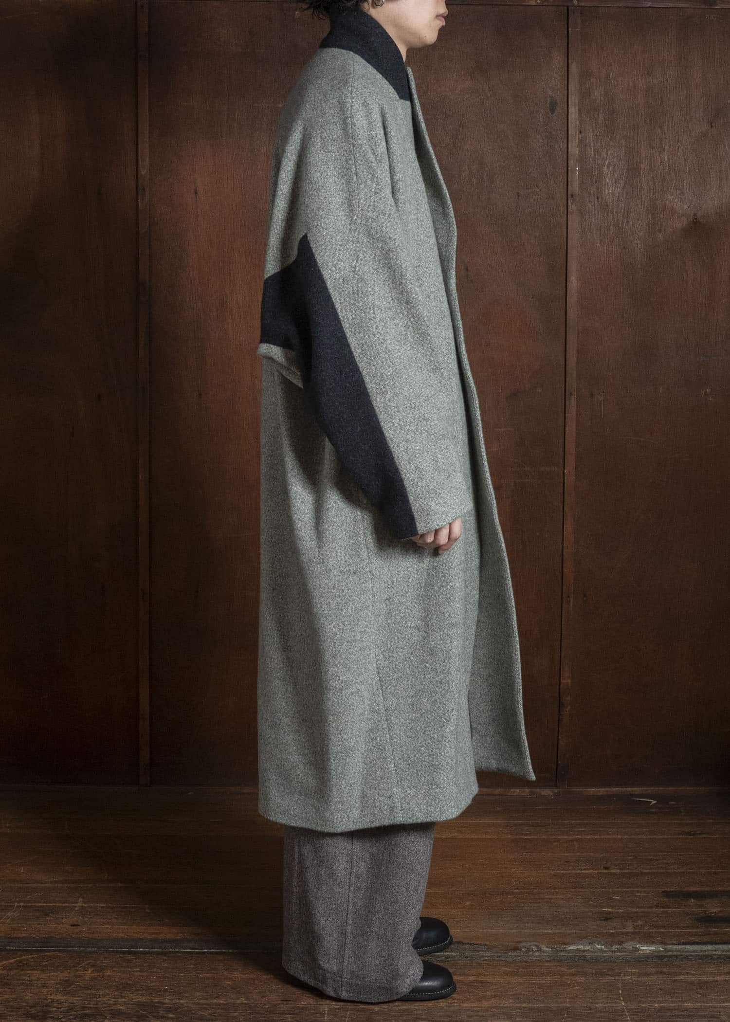 amachi. AY19C-2096 Covered Coat -019 Gray Green