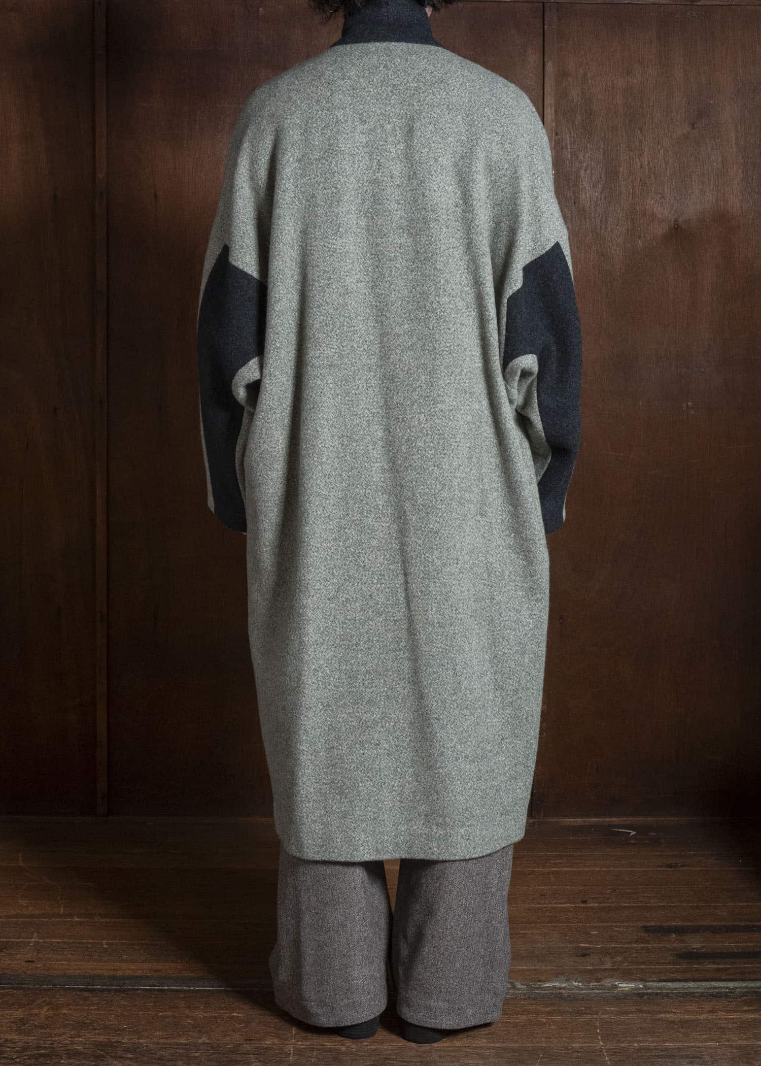 amachi. AY19C-2096 Covered Coat -019 Gray Green