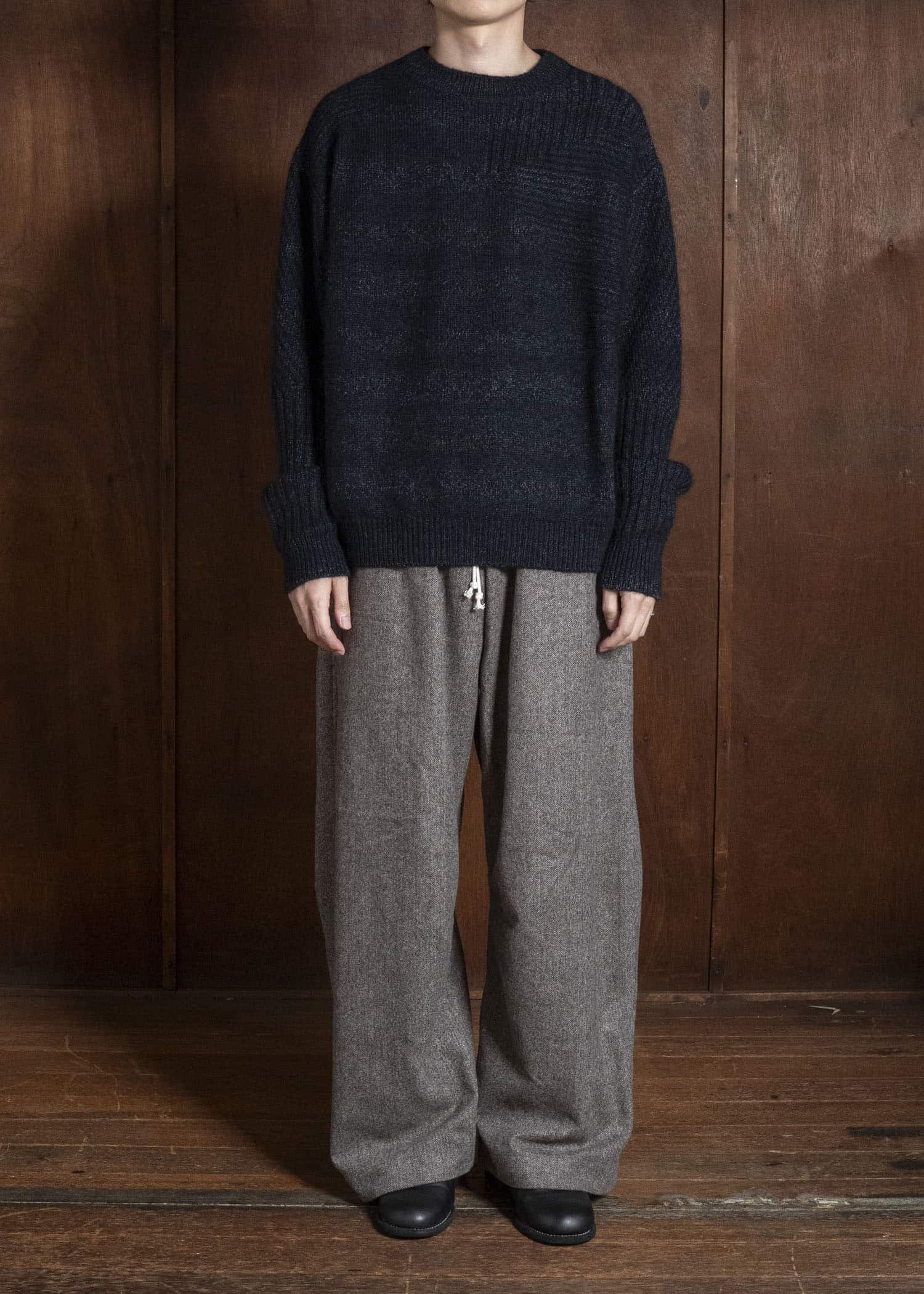 amachi. AY19K-4080 Wood Flame Knit Navy Black