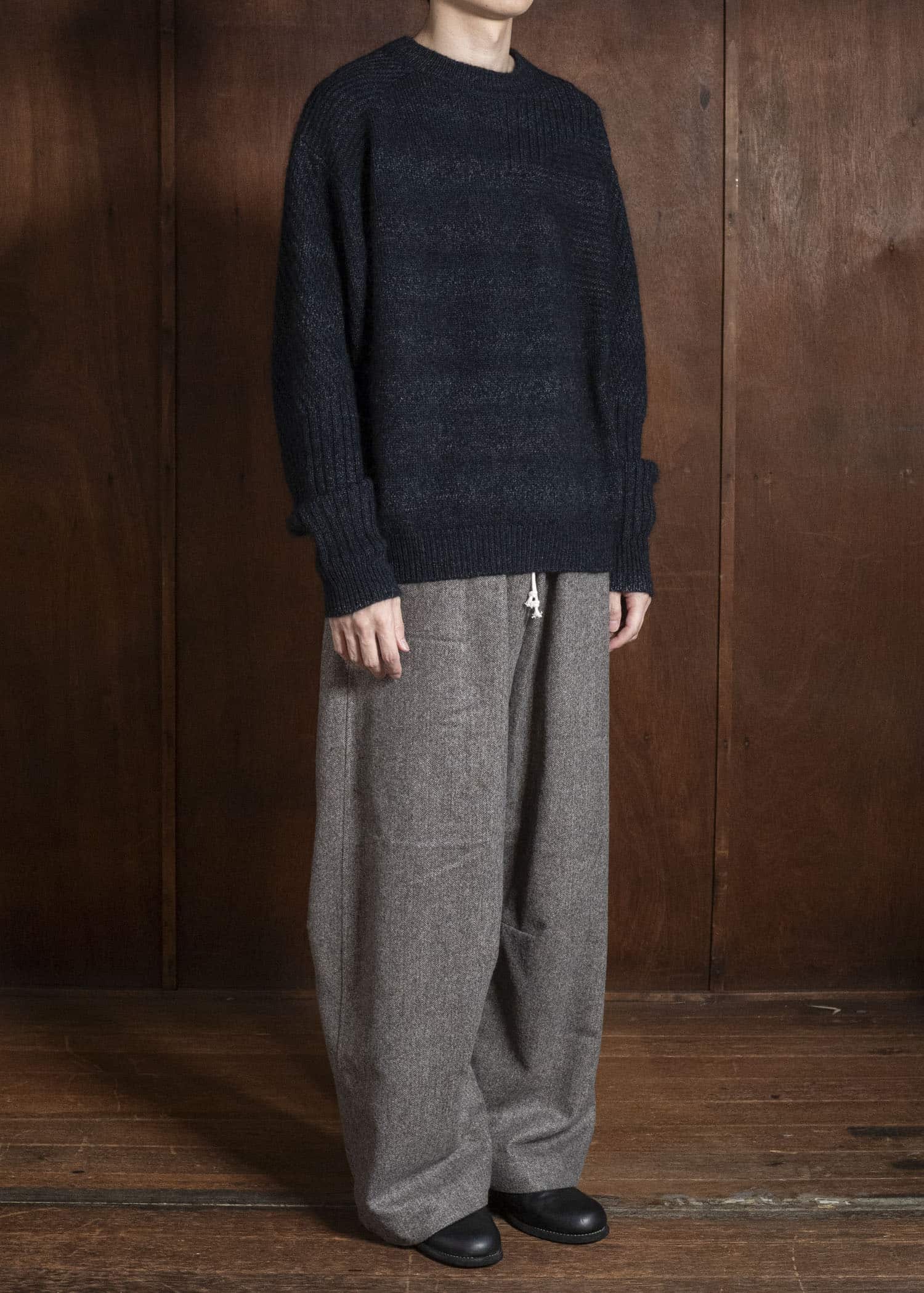 amachi. AY19K-4080 Wood Flame Knit Navy Black