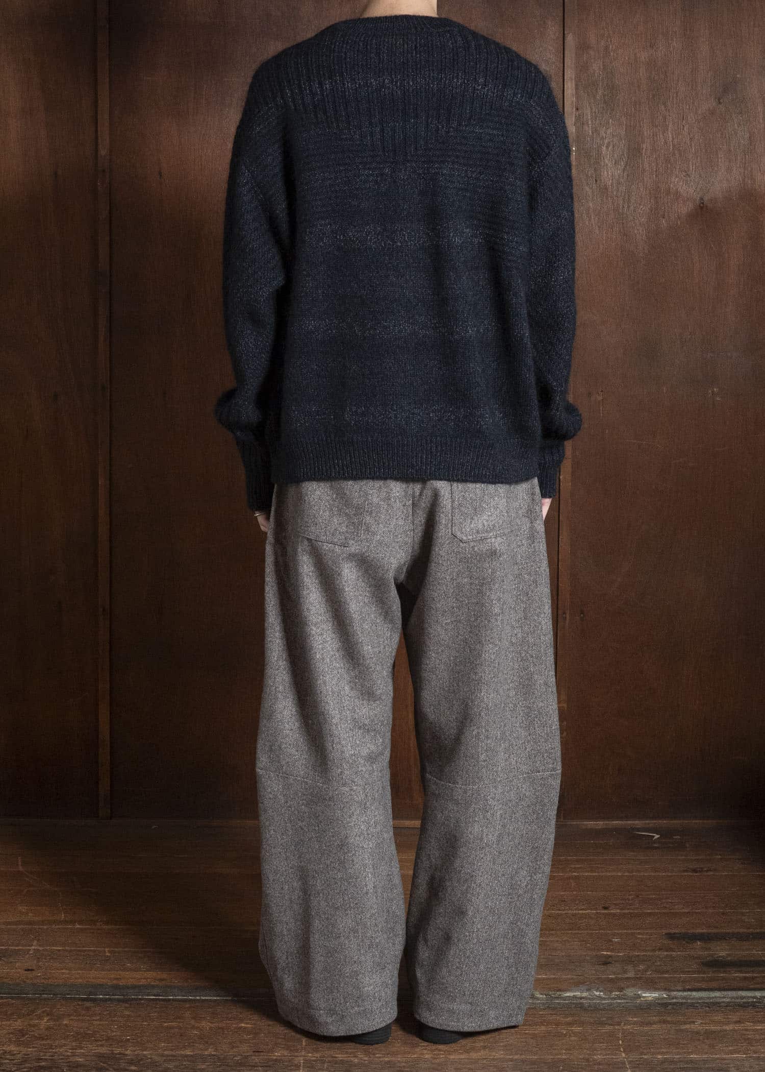 amachi. AY19K-4080 Wood Flame Knit Navy Black