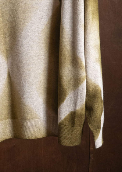 SUZUSAN Otsukei Exclusive Crew neck Cashmare Knit itajime shibori X Dark Olive - Beige