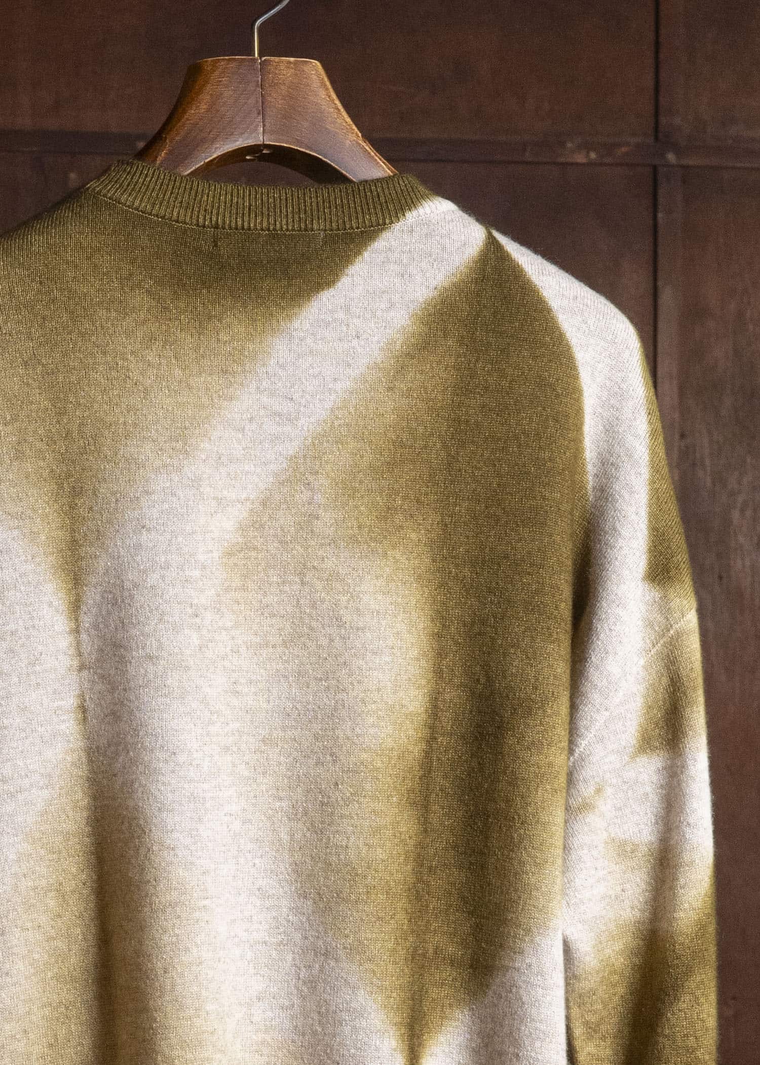 SUZUSAN Otsukei Exclusive Crew neck Cashmare Knit itajime shibori X Dark Olive - Beige