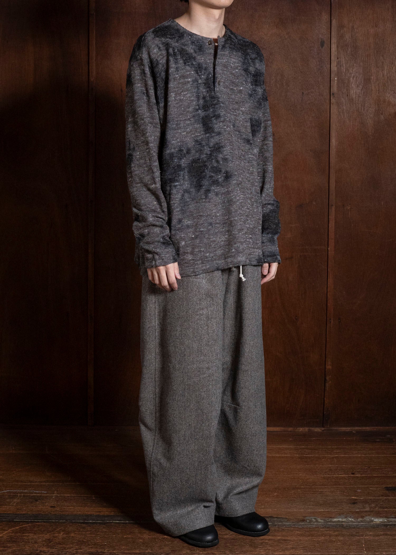 SUZUSAN 2079WLC-010 Dual Layered Wool Linen Cotton Jersey Long Sleeve Henley madara sibori 1067 Black - Muddy Brown