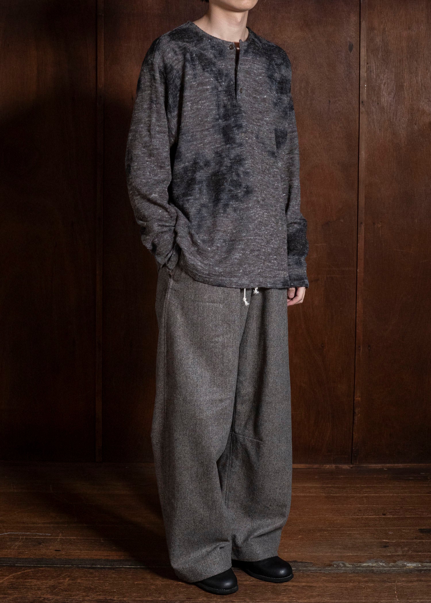 SUZUSAN 2079WLC-010 Dual Layered Wool Linen Cotton Jersey Long Sleeve Henley madara sibori 1067 Black - Muddy Brown