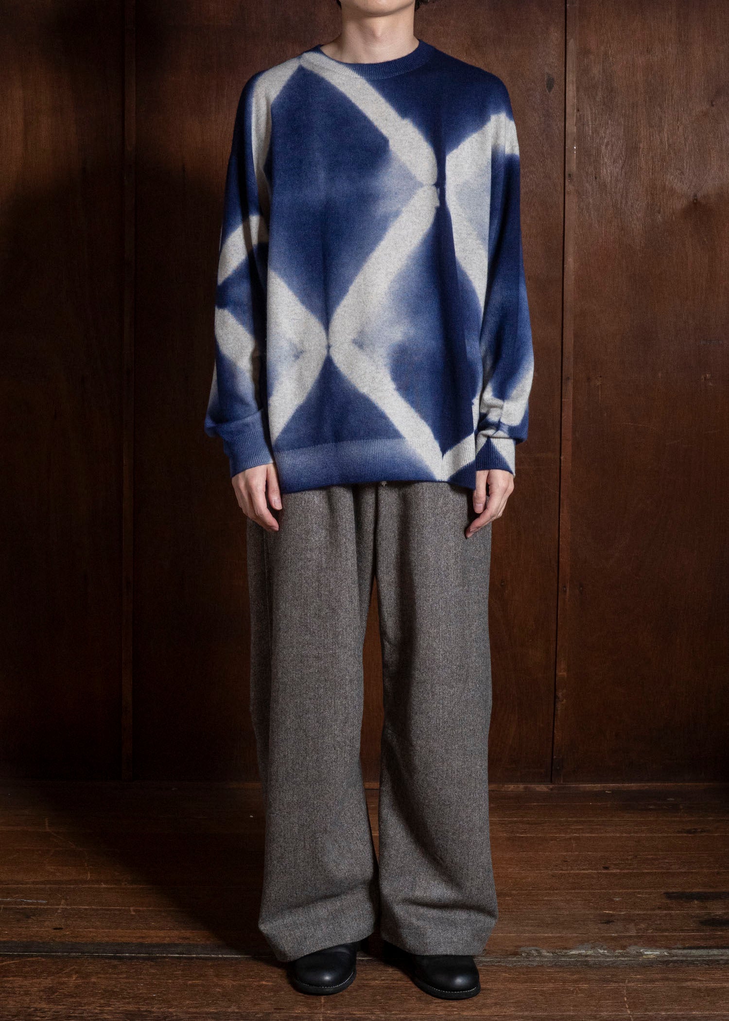 SUZUSAN Otsukei Exclusive Crew neck Cashmare Knit itajime shibori X Dark Blue - Grey