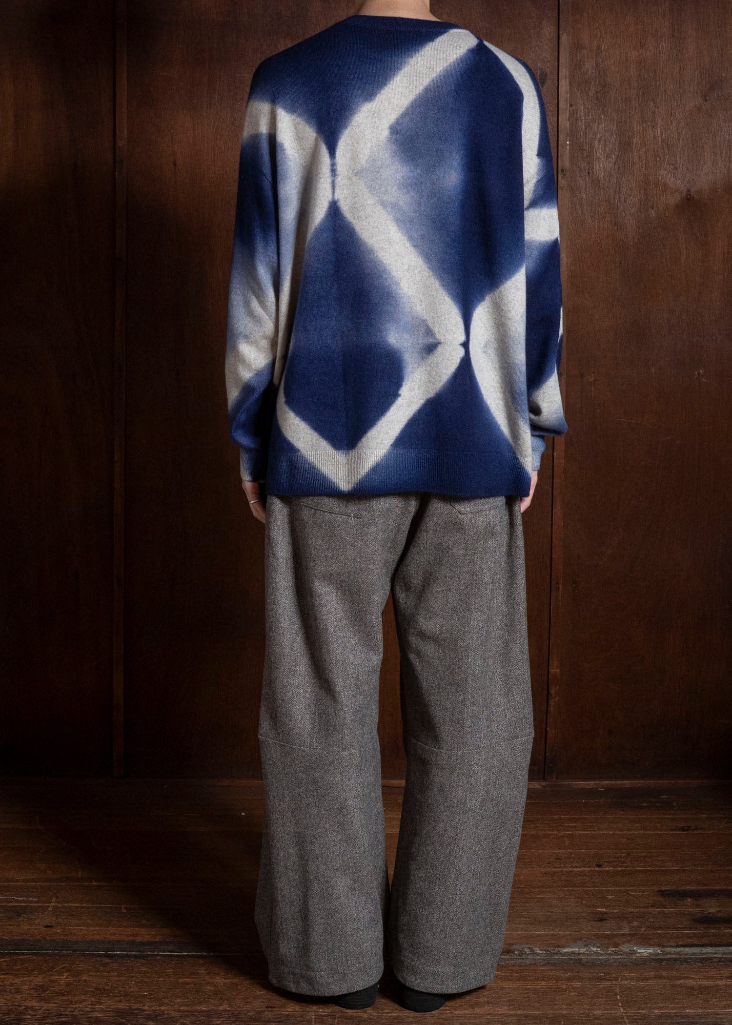 SUZUSAN Otsukei Exclusive Crew neck Cashmare Knit itajime shibori X Dark Blue - Grey