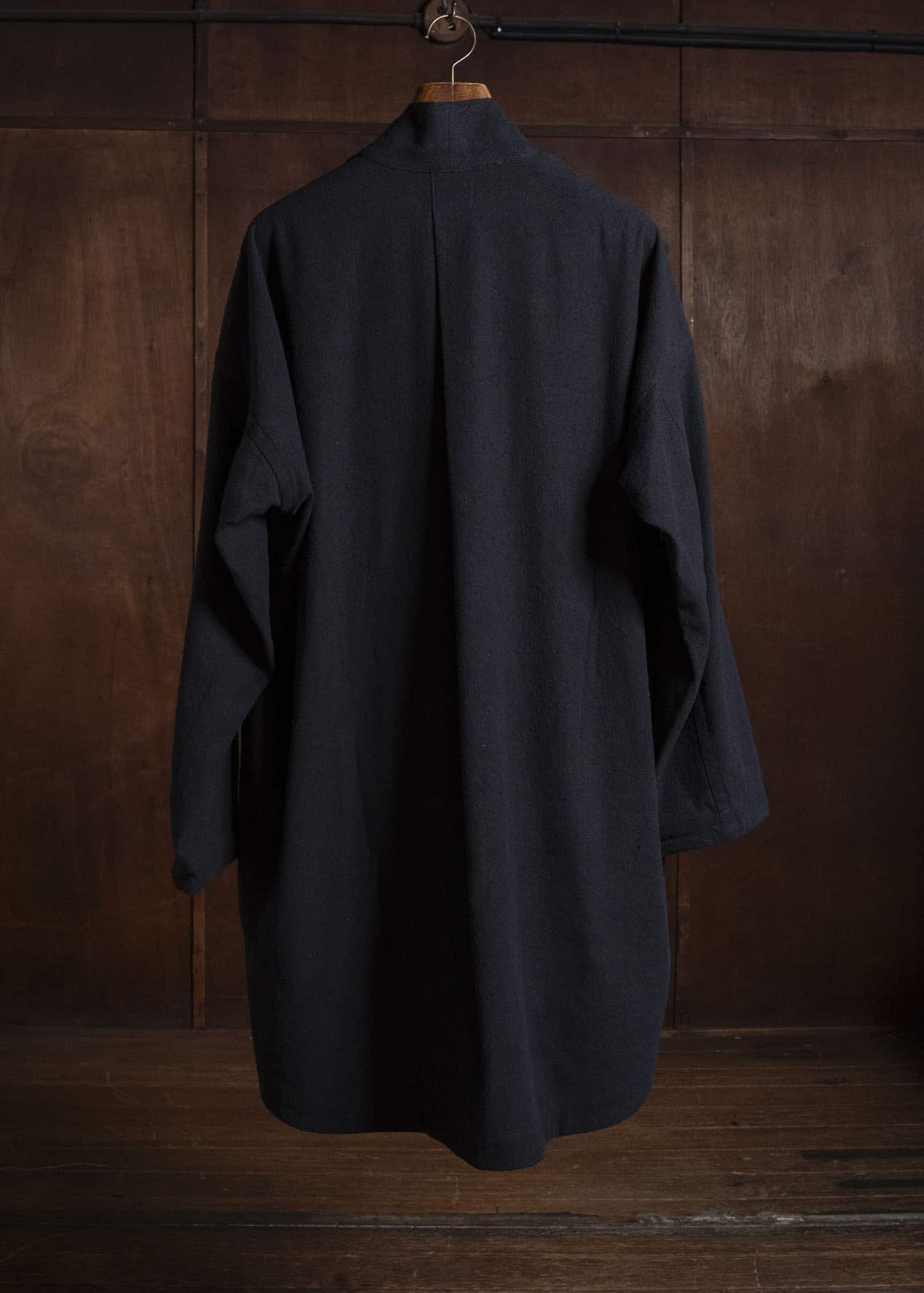 JAN-JAN VAN ESSCHE TUNIC#42 KIMONO COLLAR LOOSE FIT TUNIC WITH KNIFE PLEAT Hemp Se Nappy Cloth | Black