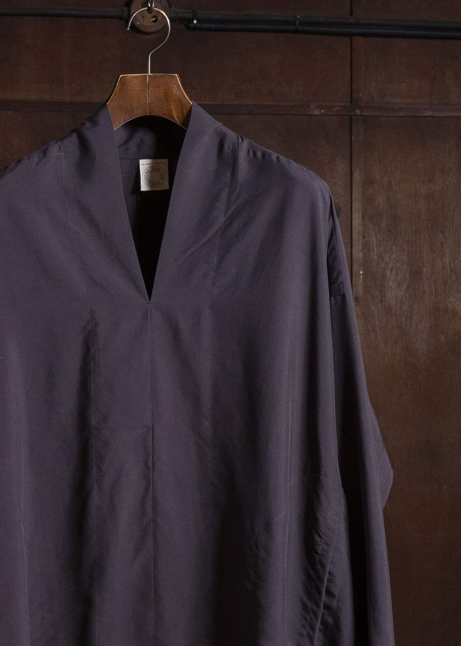 JAN-JAN VAN ESSCHE TUNIC#42 KIMONO COLLAR LOOSE FIT TUNIC WITH KNIFE PLEAT Washed Silk Lawn | Sumi Shiso