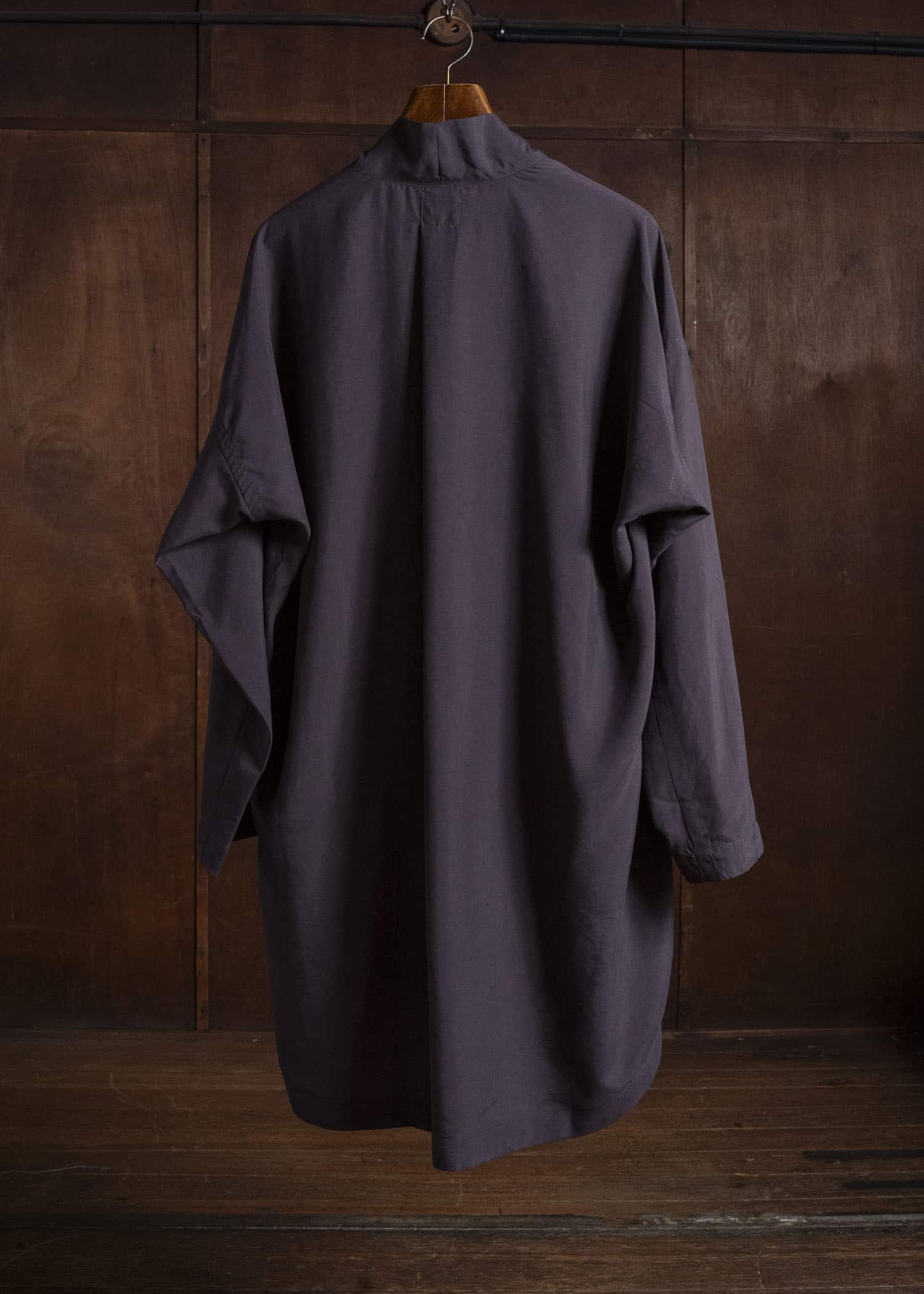 JAN-JAN VAN ESSCHE TUNIC#42 KIMONO COLLAR LOOSE FIT TUNIC WITH KNIFE PLEAT Washed Silk Lawn | Sumi Shiso