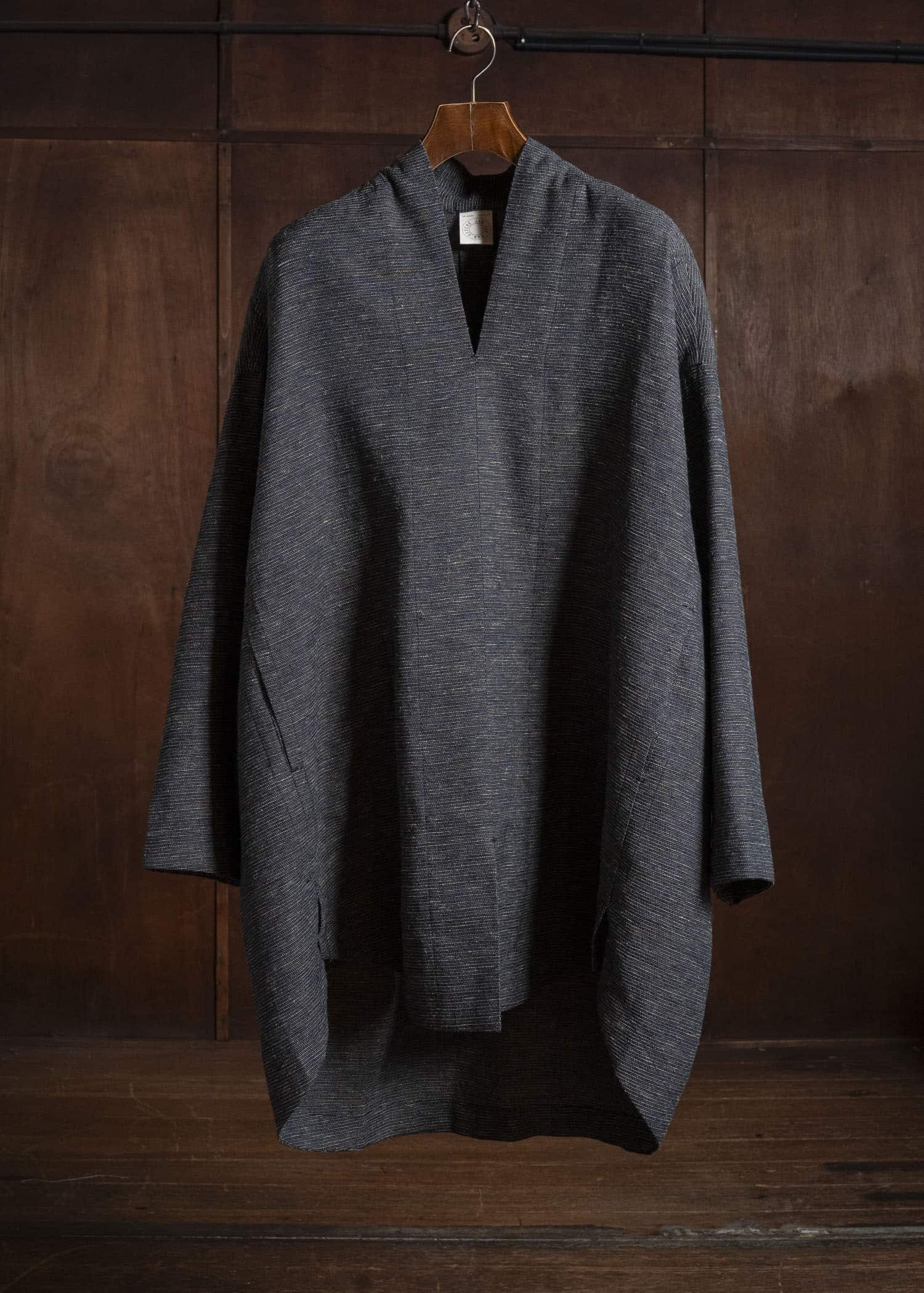 JAN-JAN VAN ESSCHE TUNIC#42 KIMONO COLLAR LOOSE FIT TUNIC WITH KNIFE PLEAT Hemp Silk Co Stripes | Noise