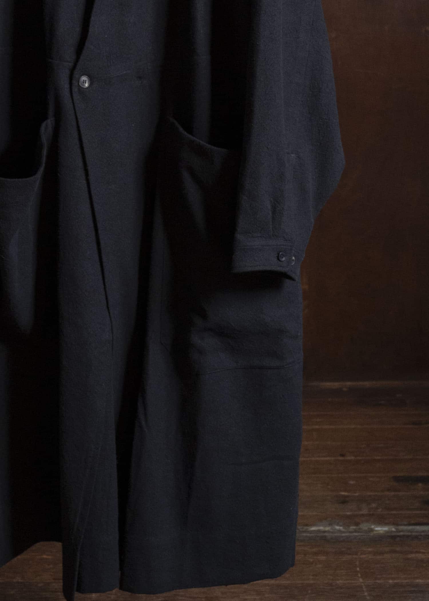 JAN-JAN VAN ESSCHE SHIRT#116 LONG SHIRT WITH DOUBLE CLOSURE AND PATCH POCKETS Hemp Se Nappy Cloth | Black