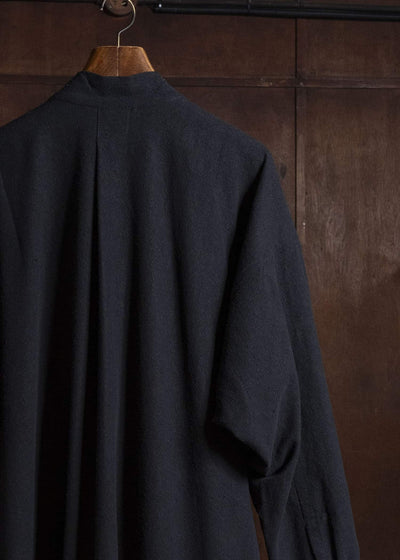 JAN-JAN VAN ESSCHE SHIRT#116 LONG SHIRT WITH DOUBLE CLOSURE AND PATCH POCKETS Hemp Se Nappy Cloth | Black