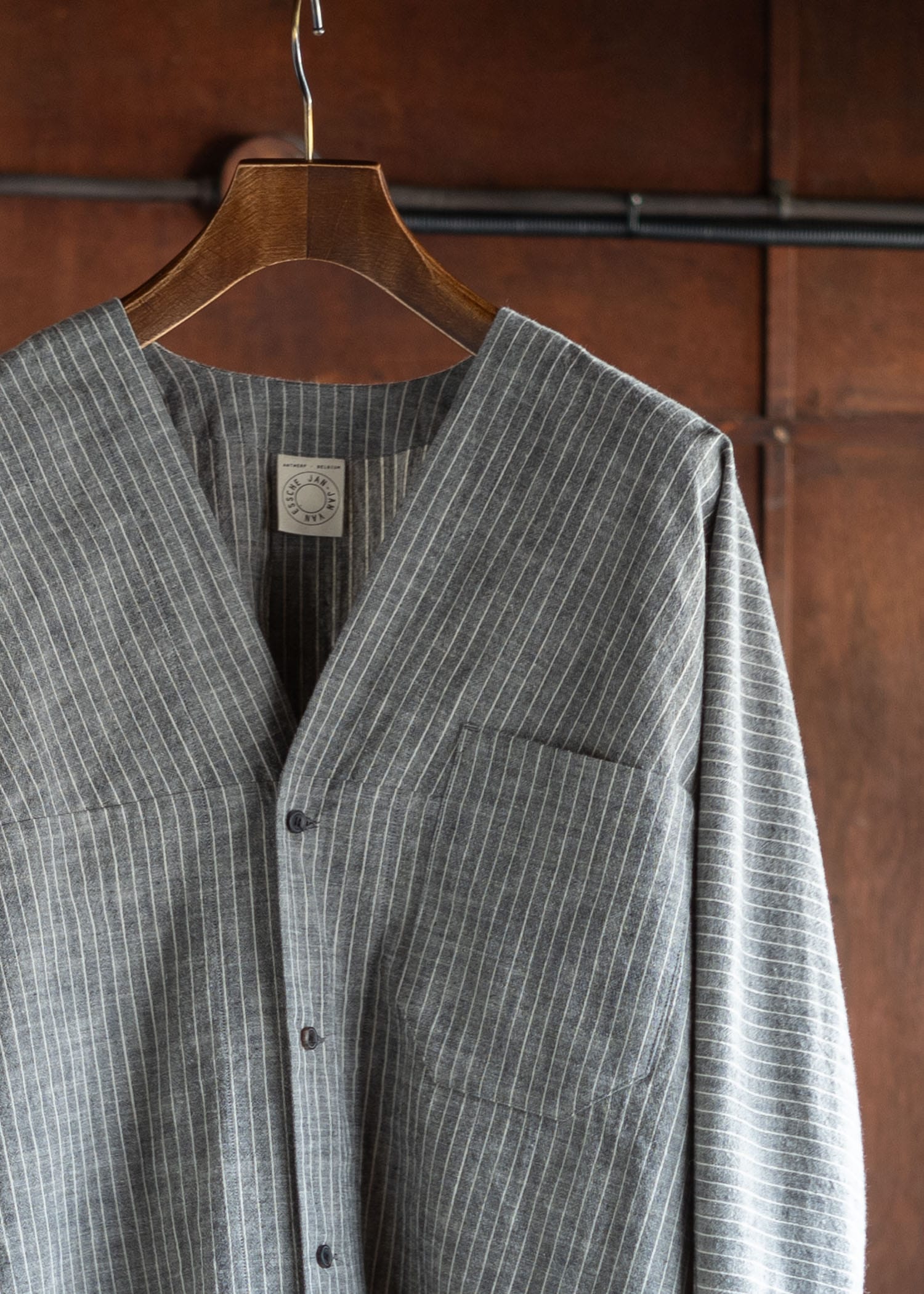 JAN-JAN VAN ESSCHE JAN-JAN VAN ESSCHE ヤンヤン ヴァン エシュ SHIRT#99 LOOSE FIT SHIRT WITH DEEP V-NECK COTTON SHIRTING GREY STRIPED メンズ