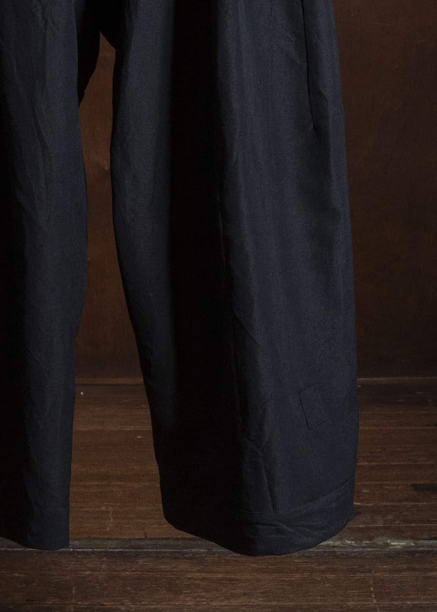 JAN-JAN VAN ESSCHE TROUSERS#93 DOUBLE PLEATED TROUSERS WITH BUTTONSYSTEM AT HEM Linen Wool Twill | Black