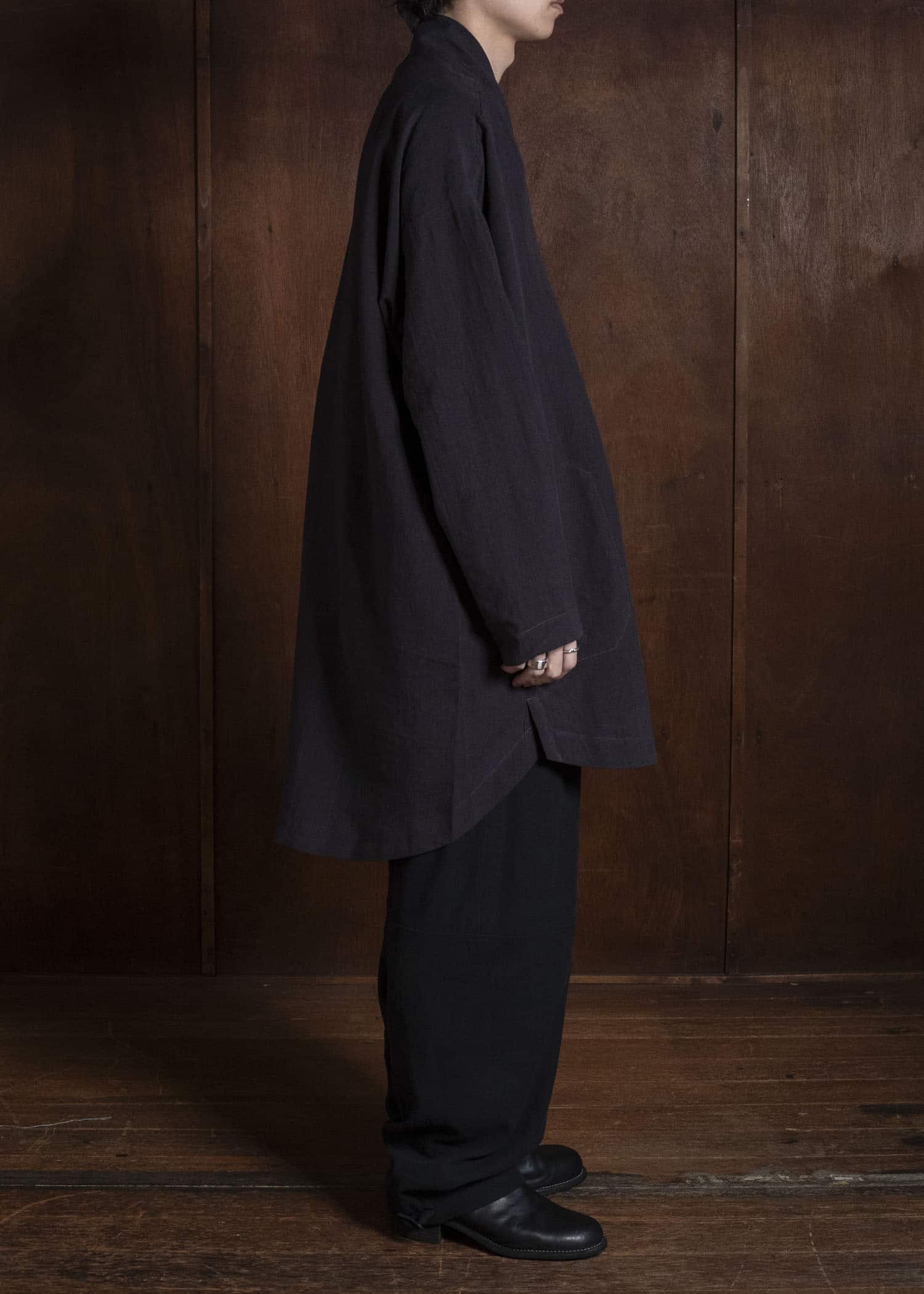 JAN-JAN VAN ESSCHE TUNIC#42 KIMONO COLLAR LOOSE FIT TUNIC WITH KNIFE PLEAT Linen Silk Shirting | Sumi Kuro
