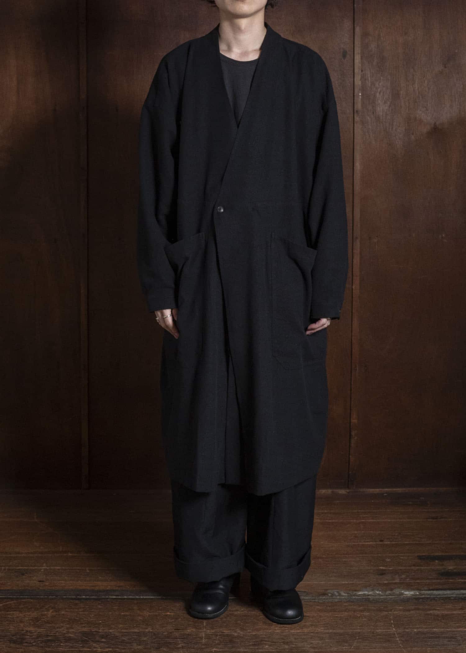 JAN-JAN VAN ESSCHE SHIRT#116 LONG SHIRT WITH DOUBLE CLOSURE AND PATCH POCKETS Hemp Se Nappy Cloth | Black