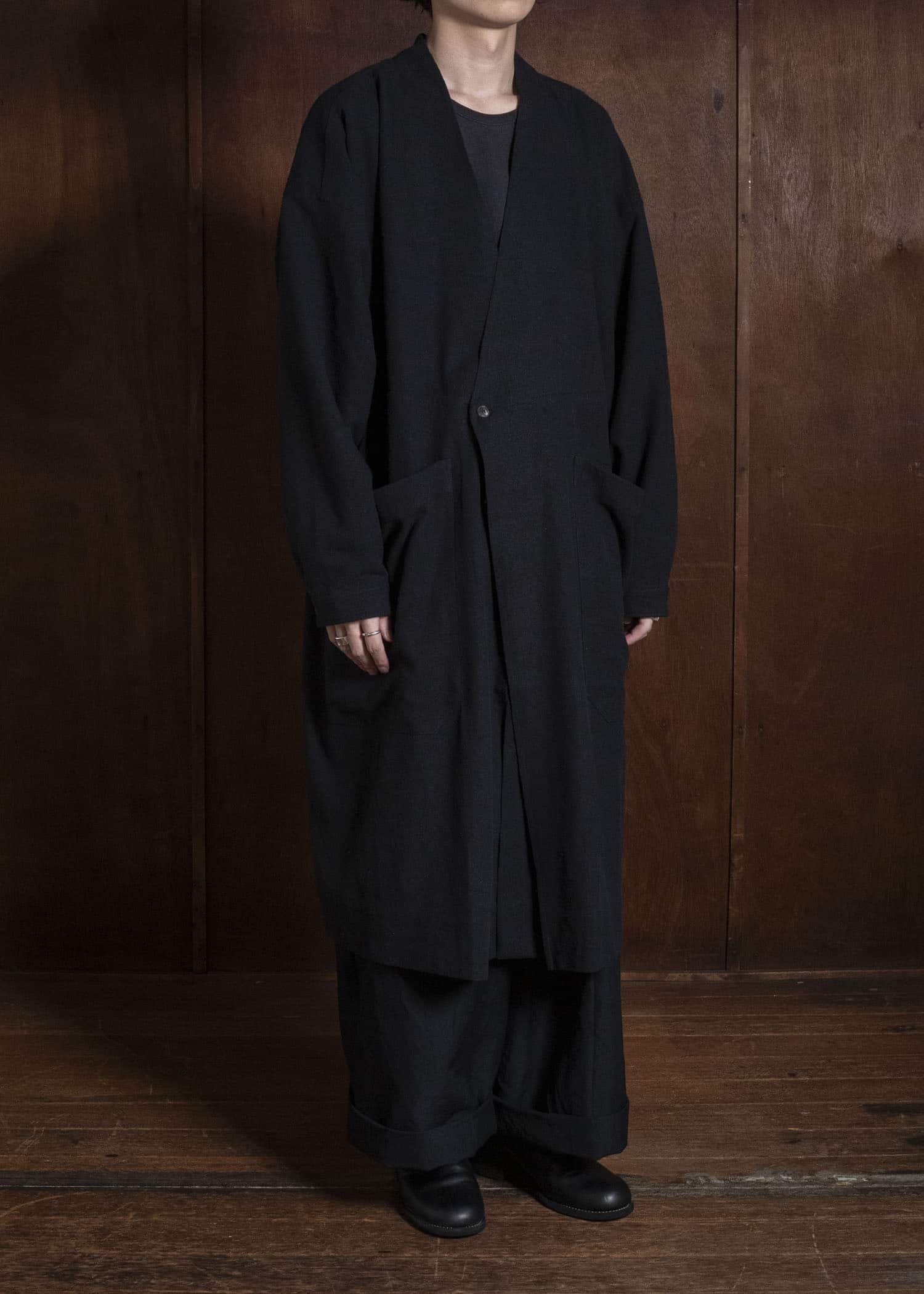 JAN-JAN VAN ESSCHE SHIRT#116 LONG SHIRT WITH DOUBLE CLOSURE AND PATCH POCKETS Hemp Se Nappy Cloth | Black