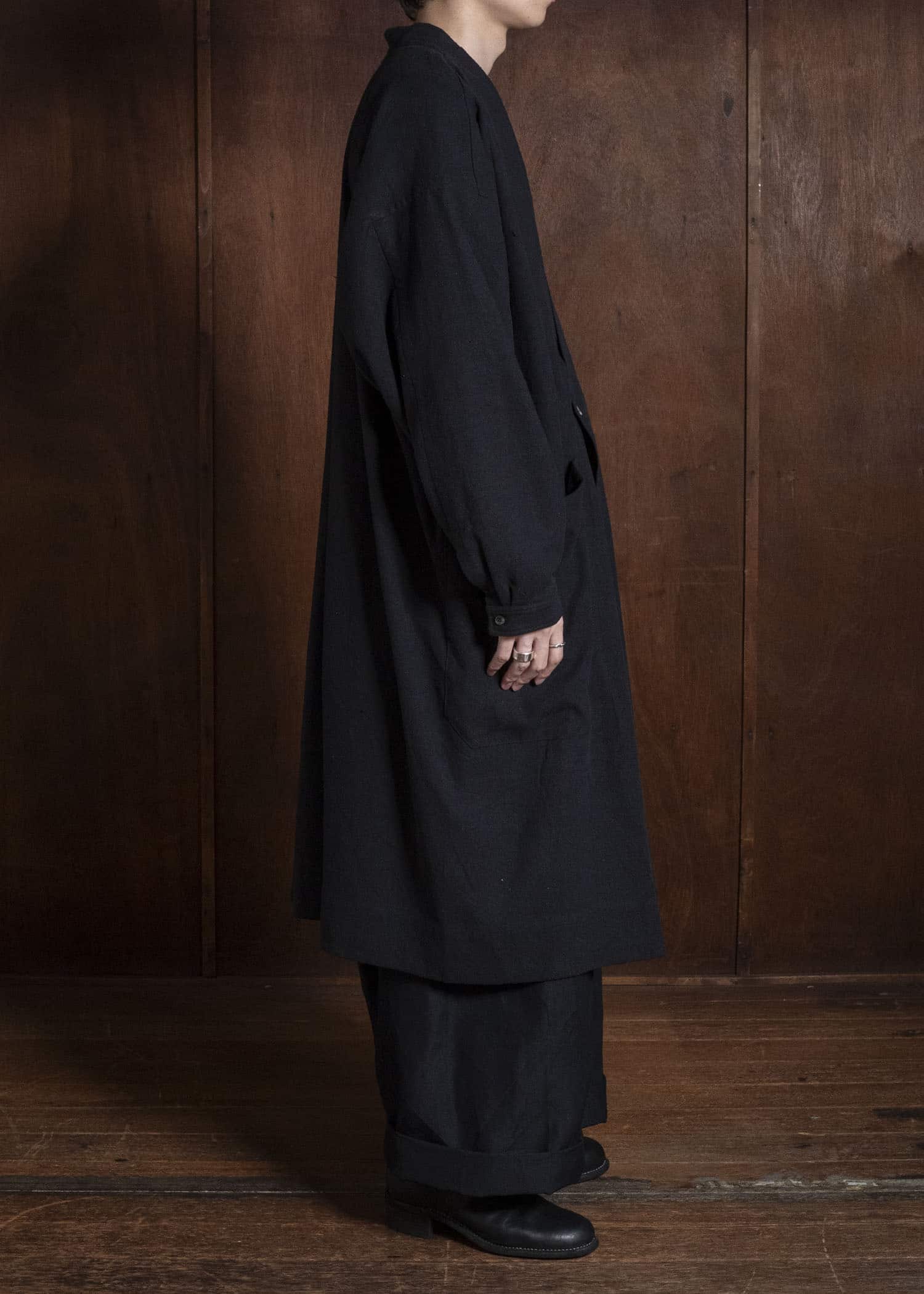 JAN-JAN VAN ESSCHE SHIRT#116 LONG SHIRT WITH DOUBLE CLOSURE AND PATCH POCKETS Hemp Se Nappy Cloth | Black