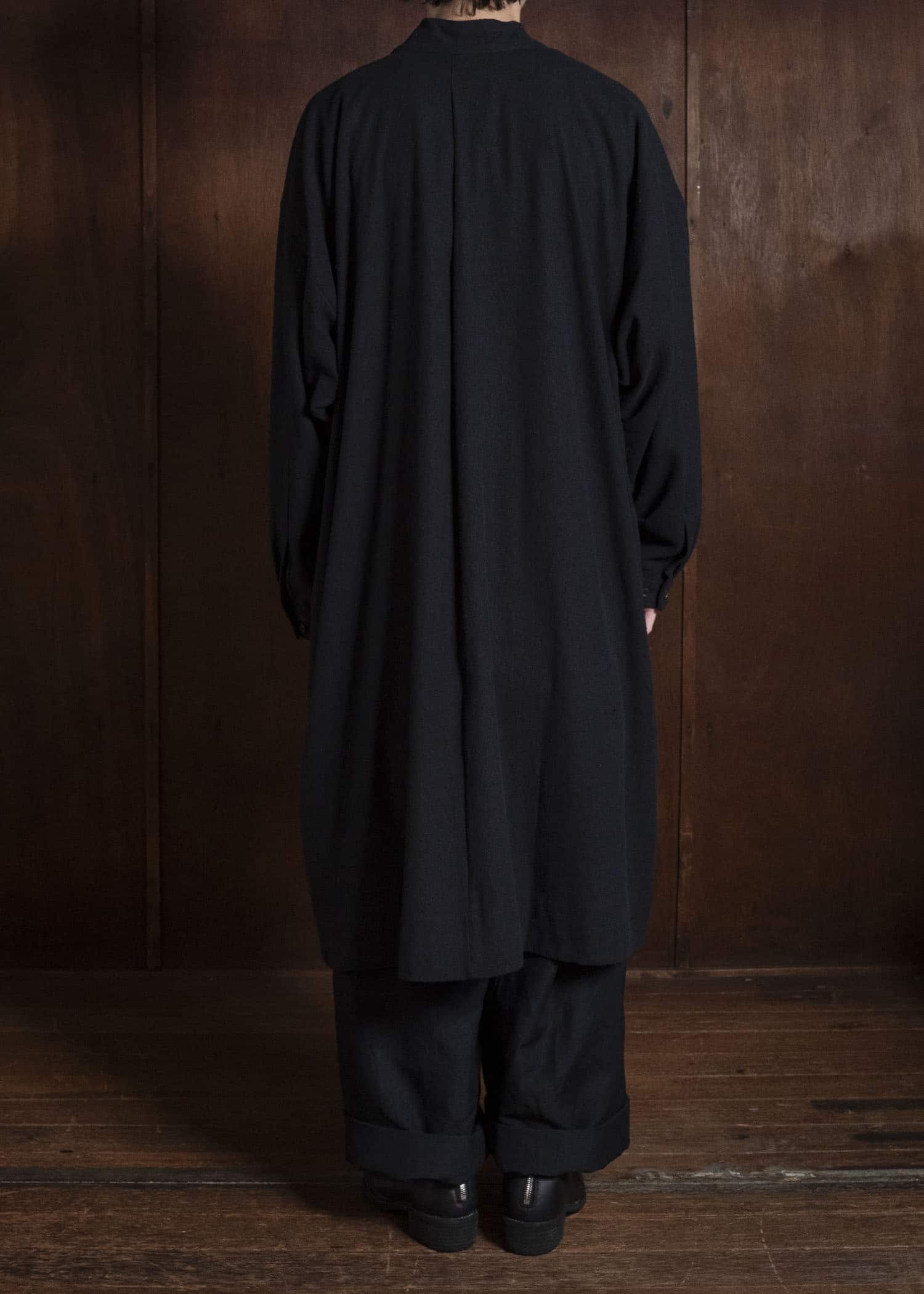 JAN-JAN VAN ESSCHE SHIRT#116 LONG SHIRT WITH DOUBLE CLOSURE AND PATCH POCKETS Hemp Se Nappy Cloth | Black