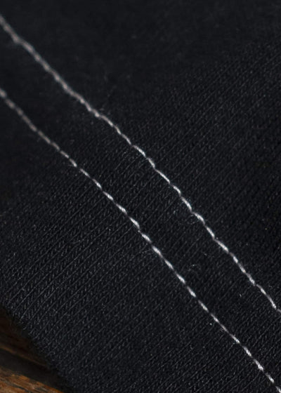 ZIIIN FAUST ONE POCKET LOOSE TEE BLACK WITH WHITE STITCH
