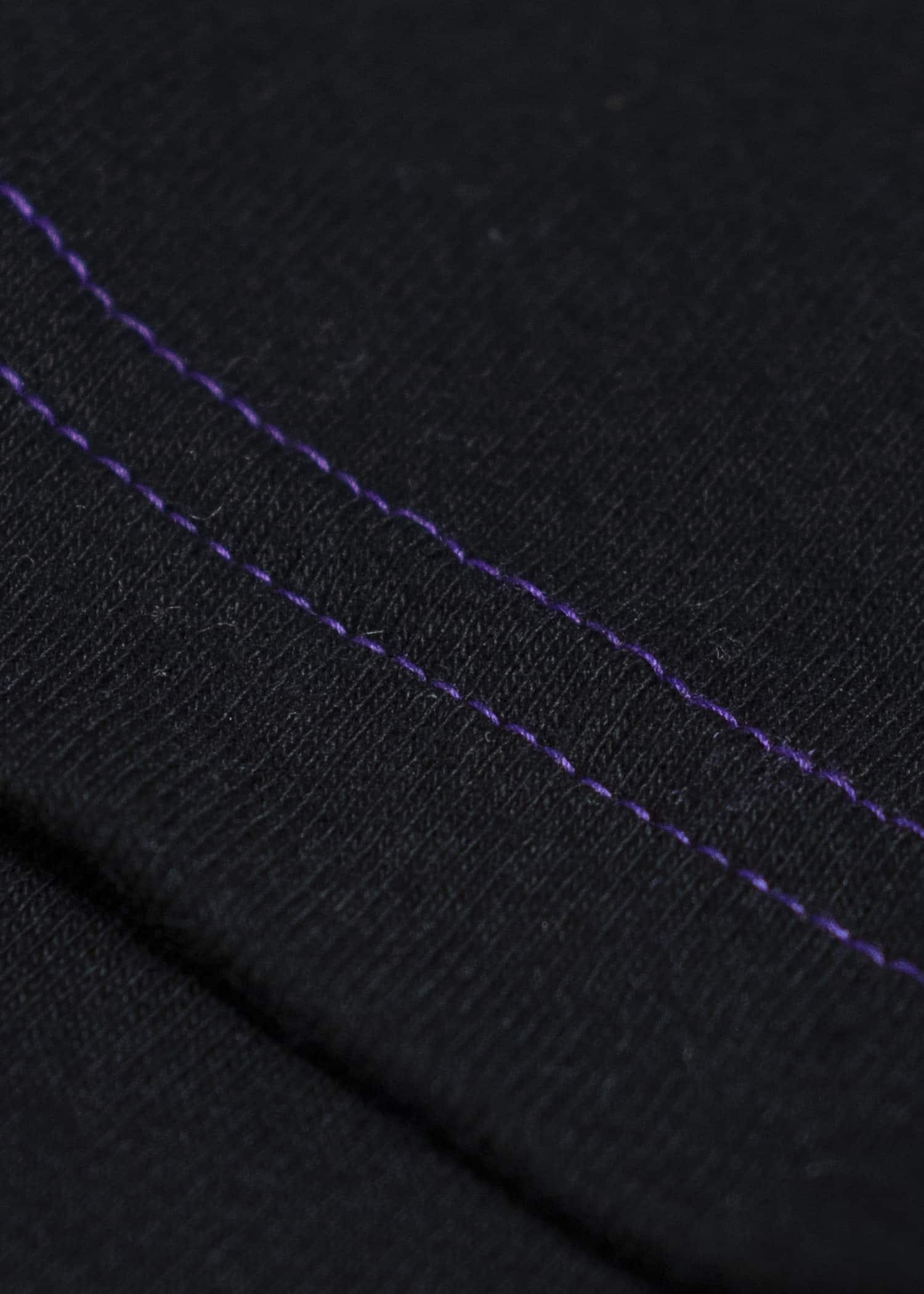 ZIIIN FAUST ONE POCKET LOOSE TEE BLACK WITH GRAPE STITCH