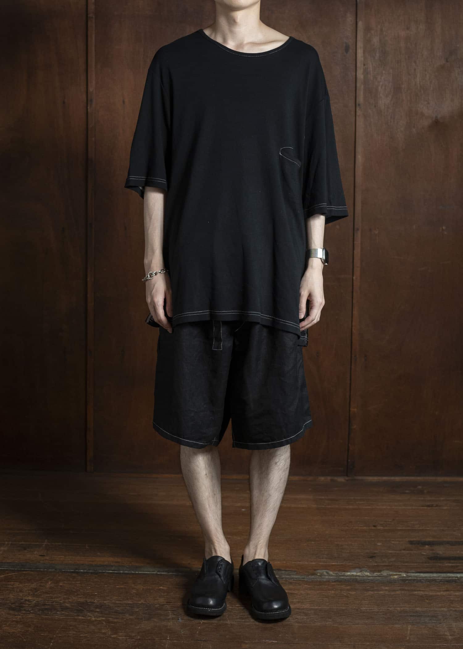 ZIIIN FAUST ONE POCKET LOOSE TEE BLACK WITH WHITE STITCH