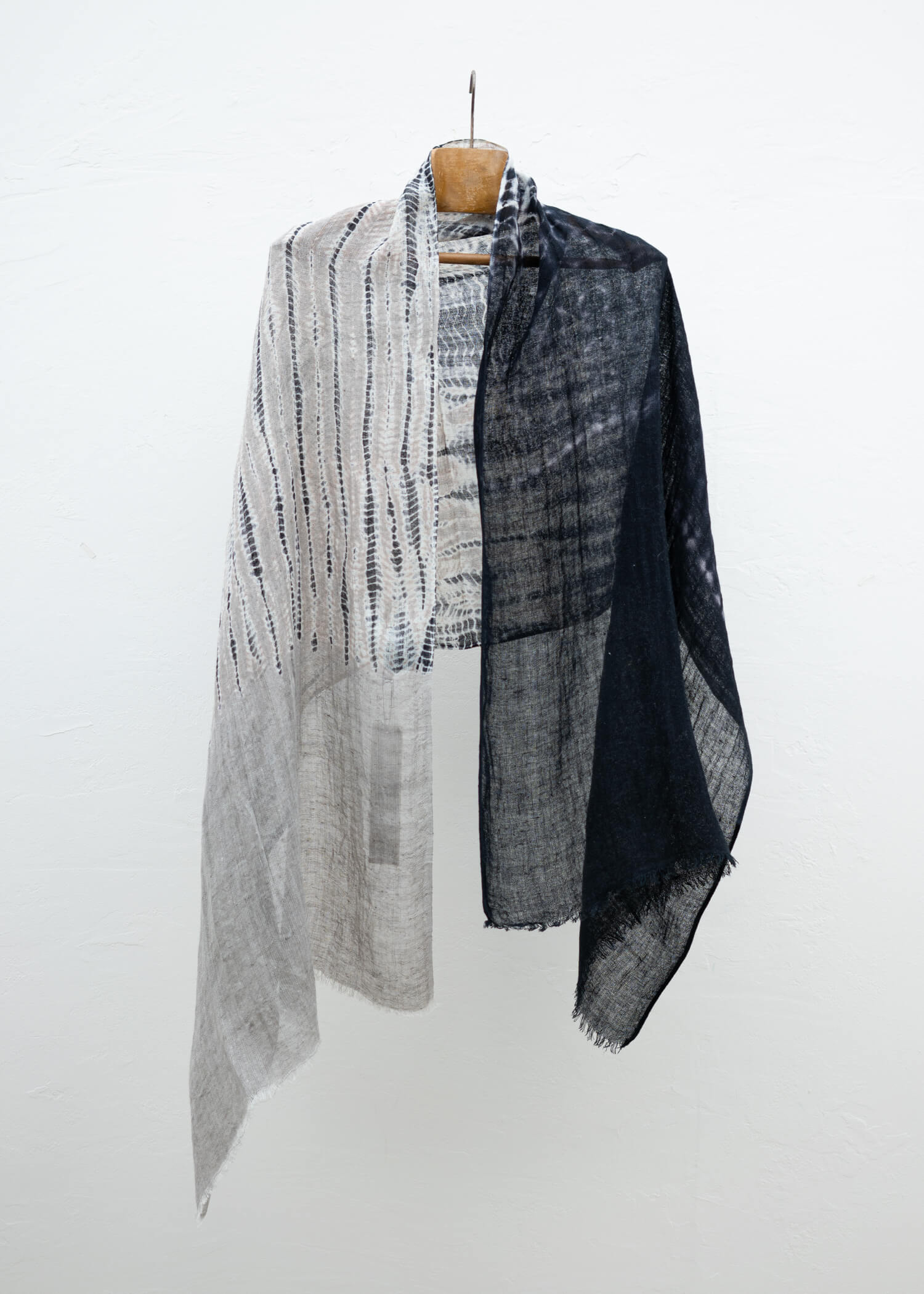 SUZUSAN Hand Woven Linen Shawl