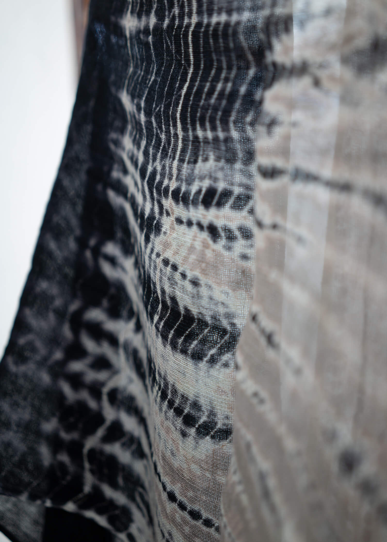 SUZUSAN Hand Woven Linen Shawl