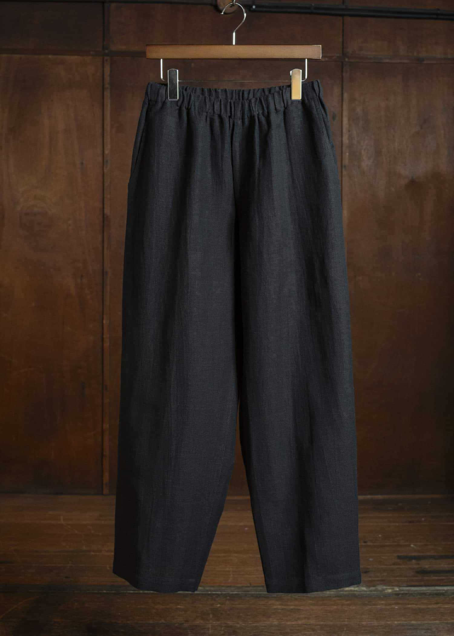 Jurgen Lehl カーディリネン平パンツ J0561FPM361 墨