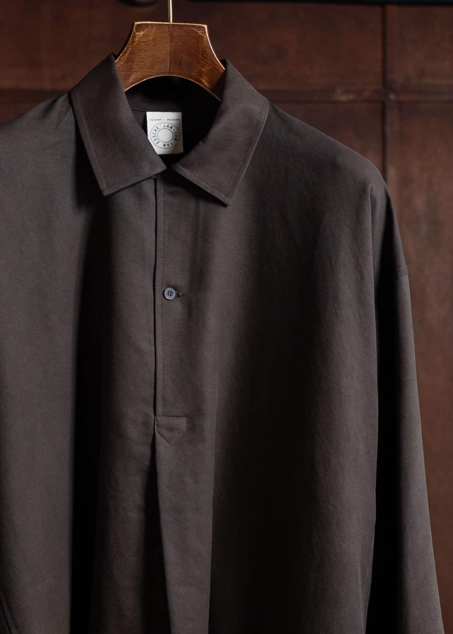 JAN-JAN VAN ESSCHE SHIRT#102 Wide Fit Popover Shirt Silk Wool Twill Amami Mud