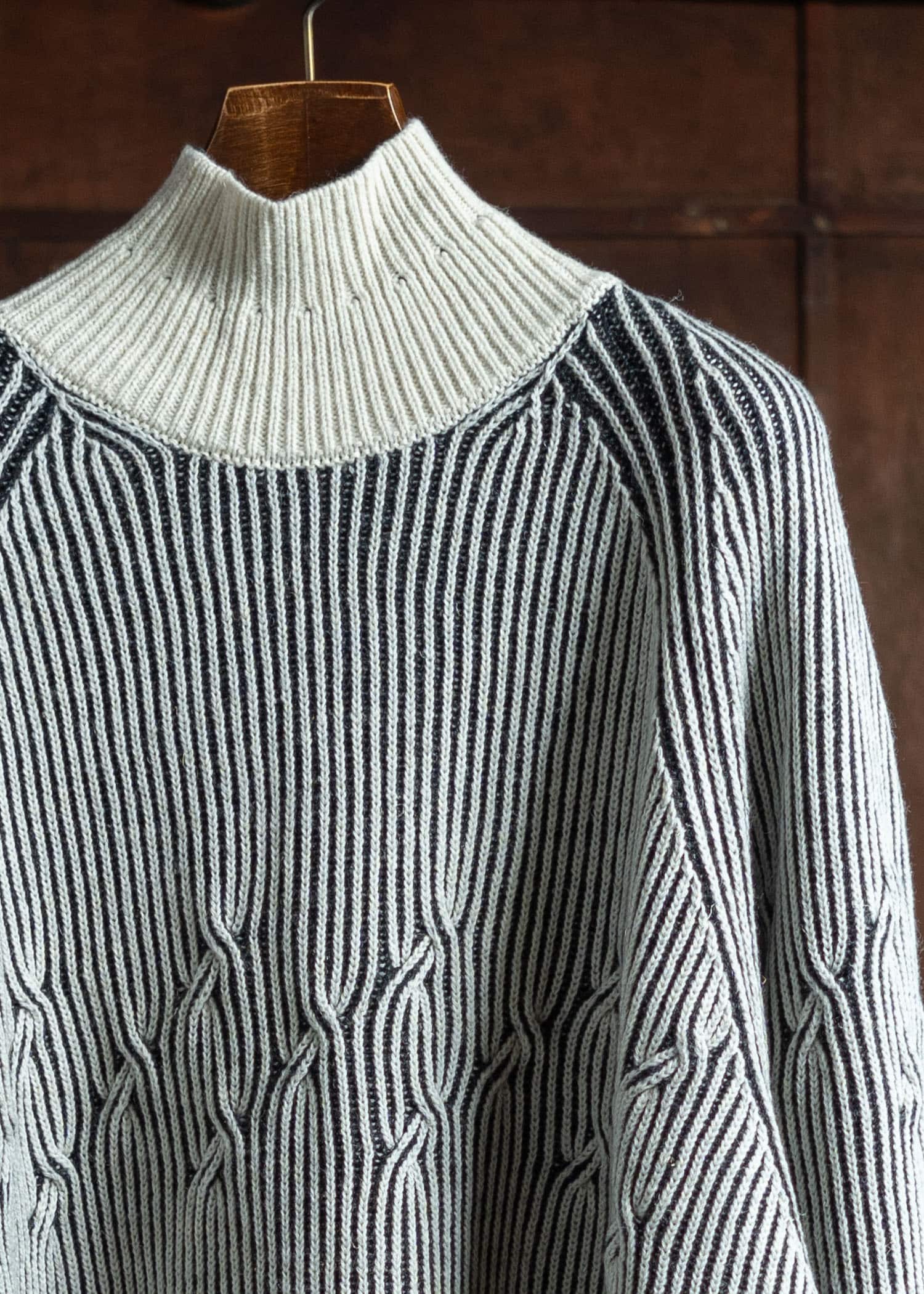 JAN-JAN VAN ESSCHE KNIT#67 Wide Fit Cable Knitted Turtle Neck Sweater Wool Lino White-Anthracite