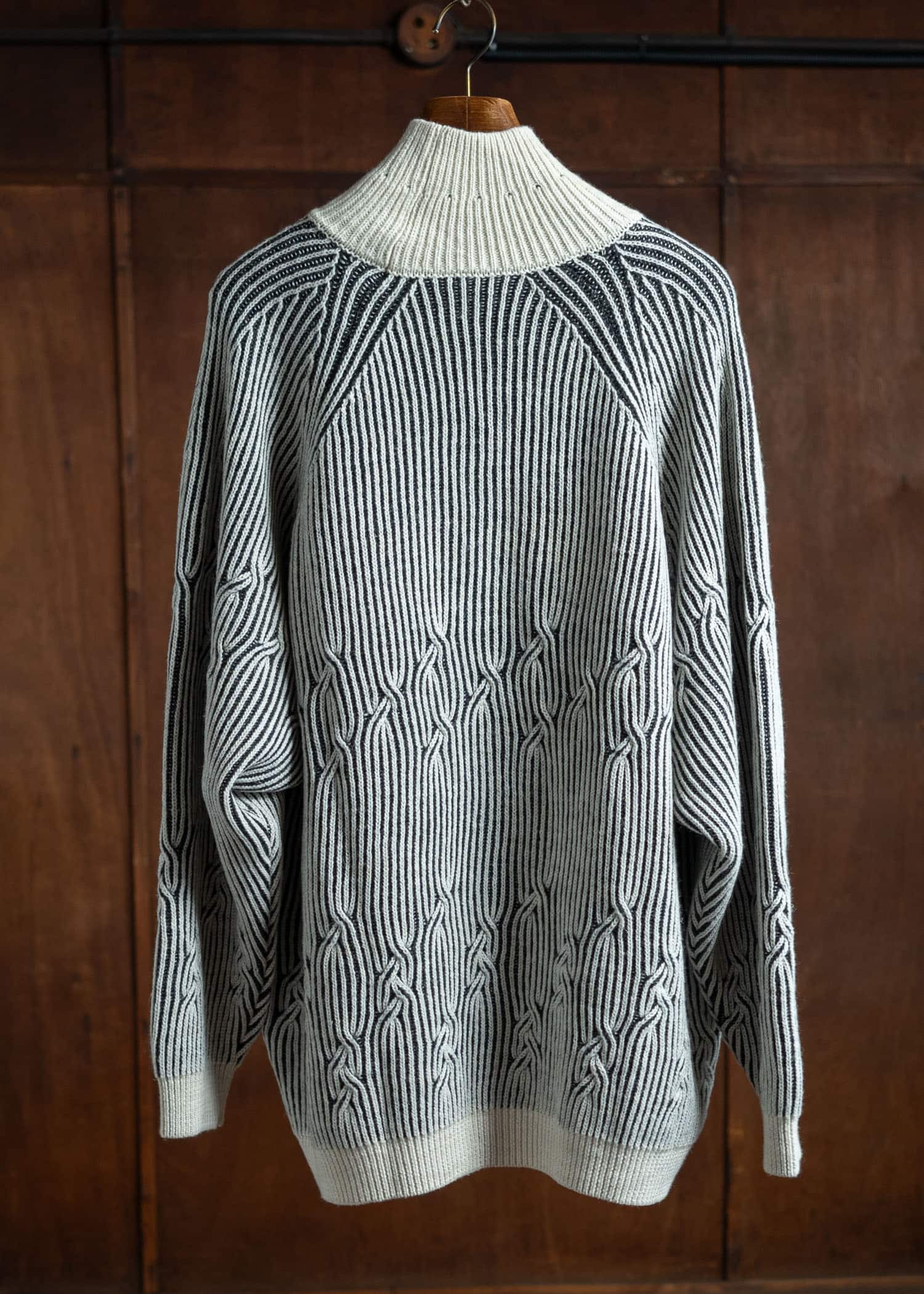 JAN-JAN VAN ESSCHE KNIT#67 Wide Fit Cable Knitted Turtle Neck Sweater Wool Lino White-Anthracite