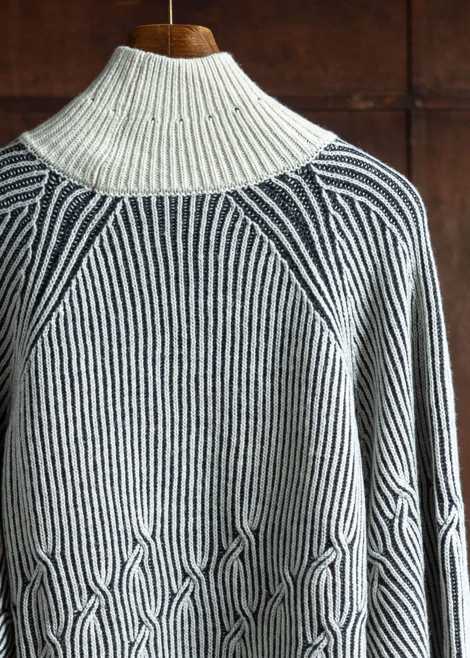 JAN-JAN VAN ESSCHE KNIT#67 Wide Fit Cable Knitted Turtle Neck Sweater Wool Lino White-Anthracite