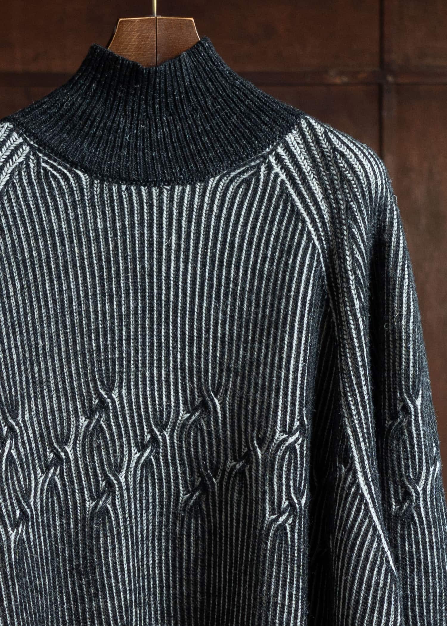 JAN-JAN VAN ESSCHE KNIT#67 Wide Fit Cable Knitted Turtle Neck Sweater Wool Lino Anthracite-White