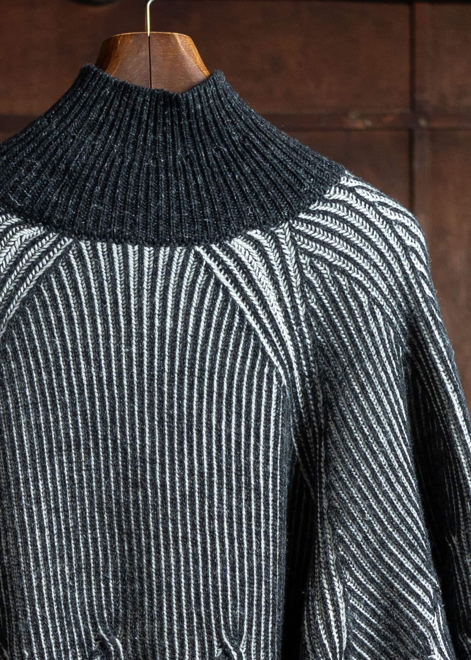 JAN-JAN VAN ESSCHE KNIT#67 Wide Fit Cable Knitted Turtle Neck Sweater Wool Lino Anthracite-White