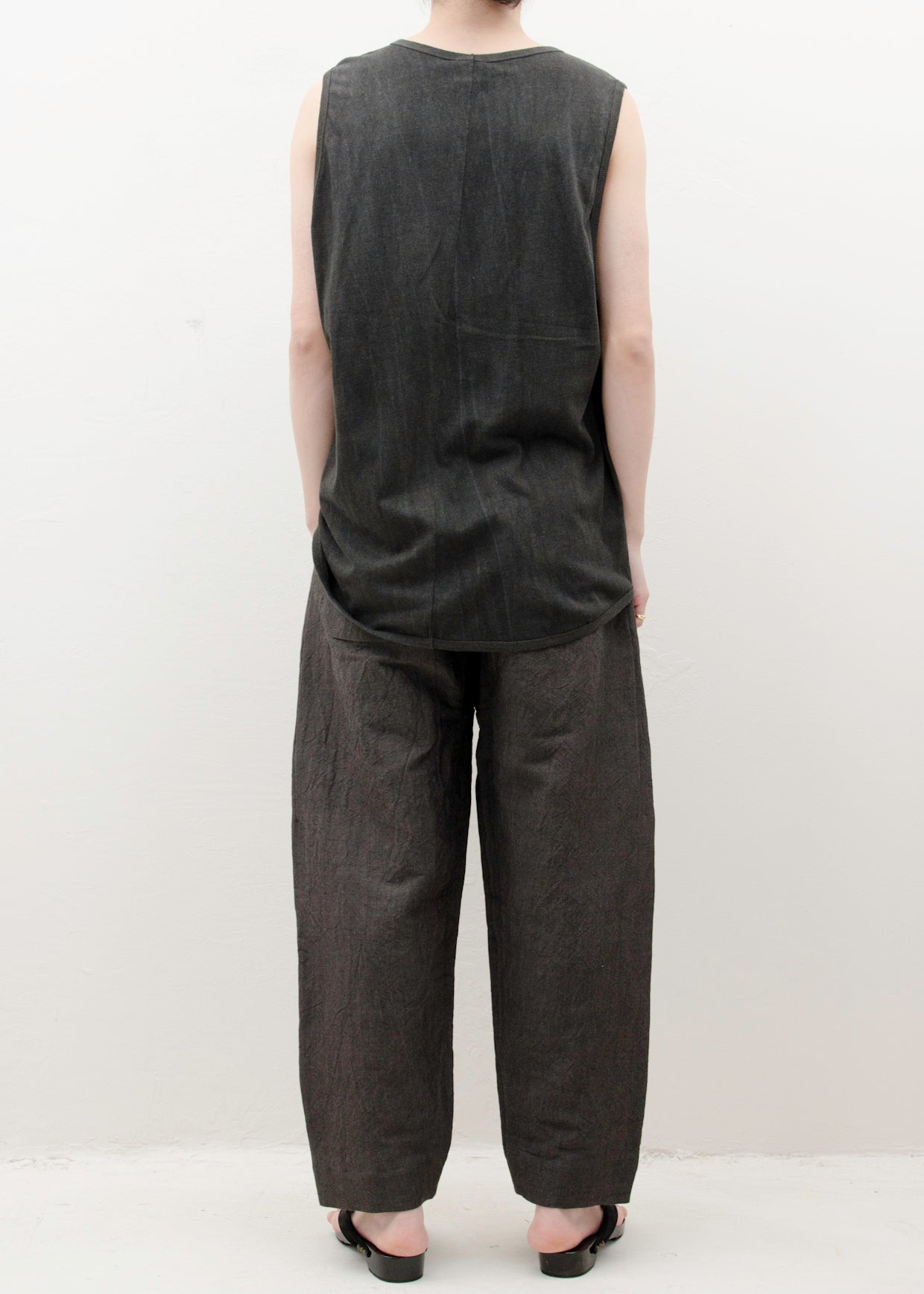 JAN-JAN VAN ESSCHE "TANK TOP#16" DARK SUMI HEMP/COTTON JERSEY