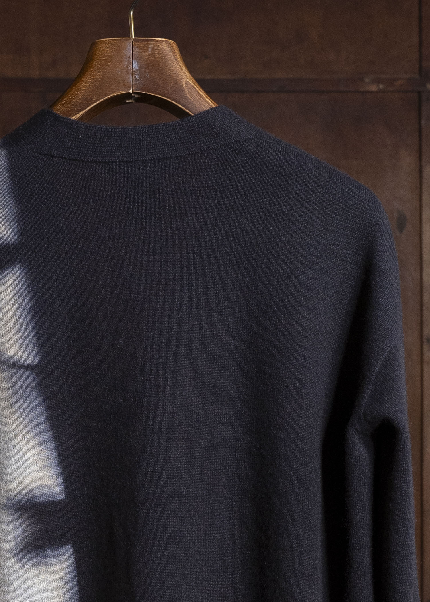 SUZUSAN 3085K-545 Cashmere Seamles Short Cardigan Sekka Shibori "Bridge" Black - Light Grey