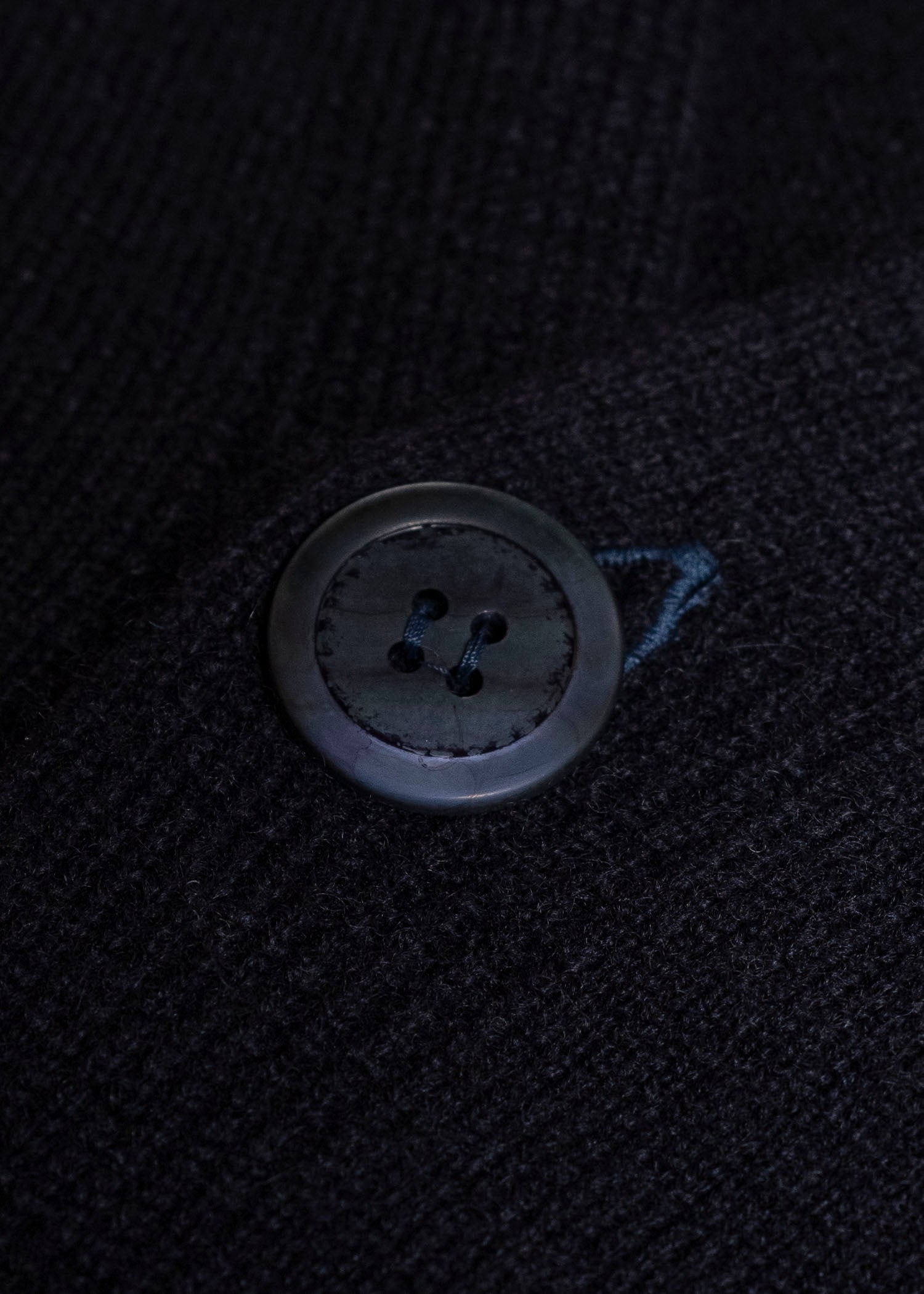 SUZUSAN 3085K-545 Cashmere Seamles Short Cardigan Sekka Shibori "Bridge" Black - Light Grey