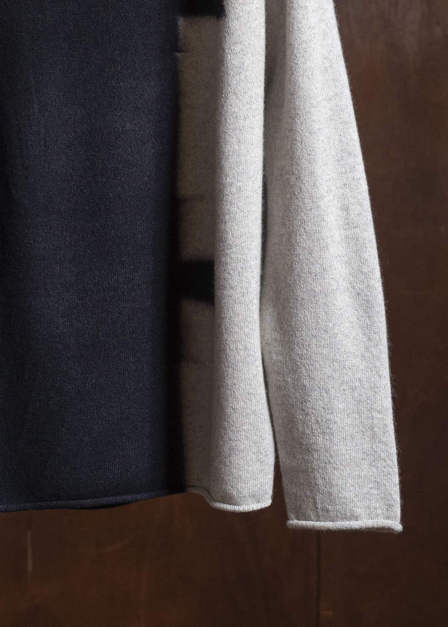 SUZUSAN 3087K-545 Cashmere Seamles Wide Pullover Black - Light Grey