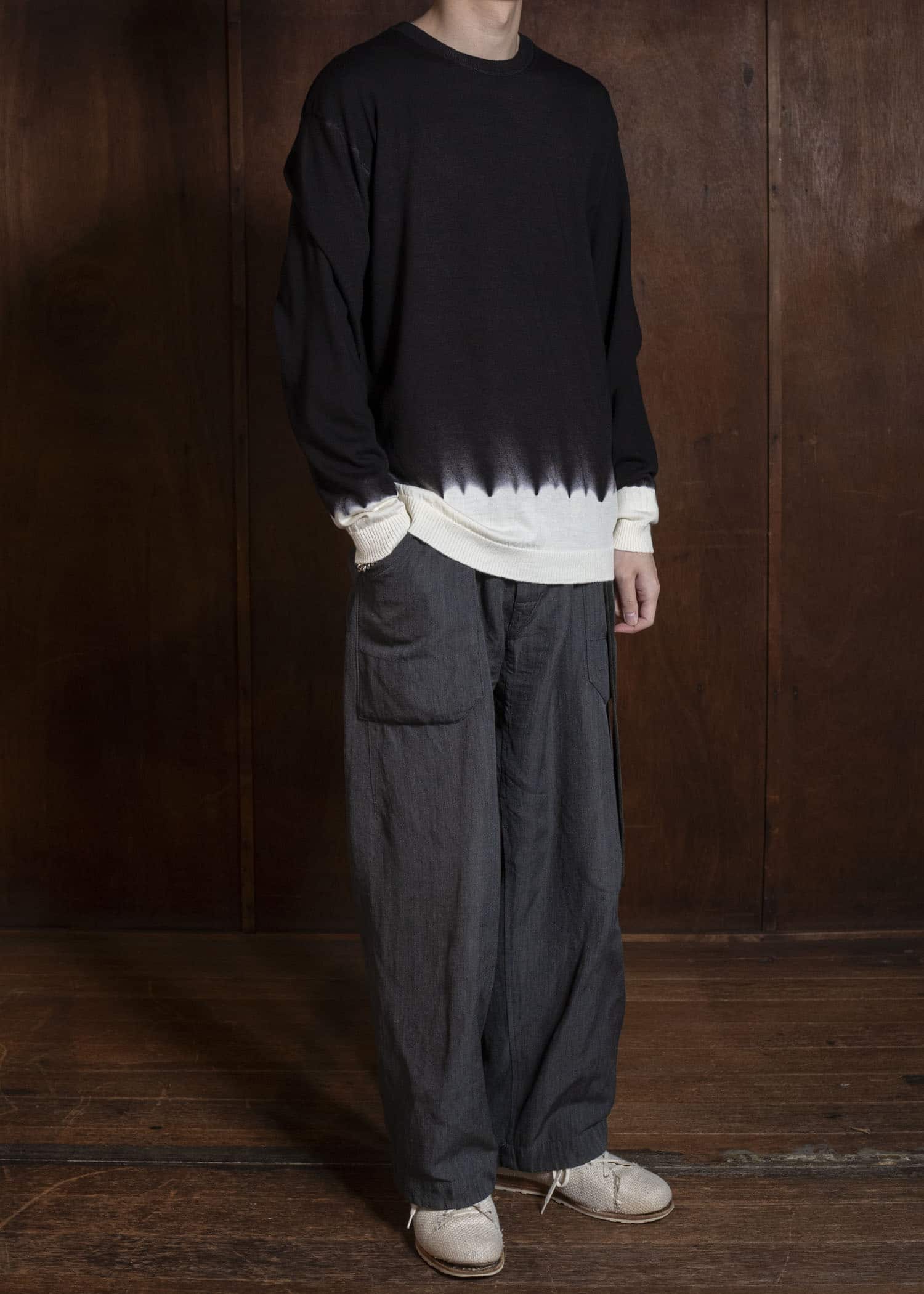 SUZUSAN 3088W-330 Washable Merino Wool Crew Neck Pullover Black - Natura l White