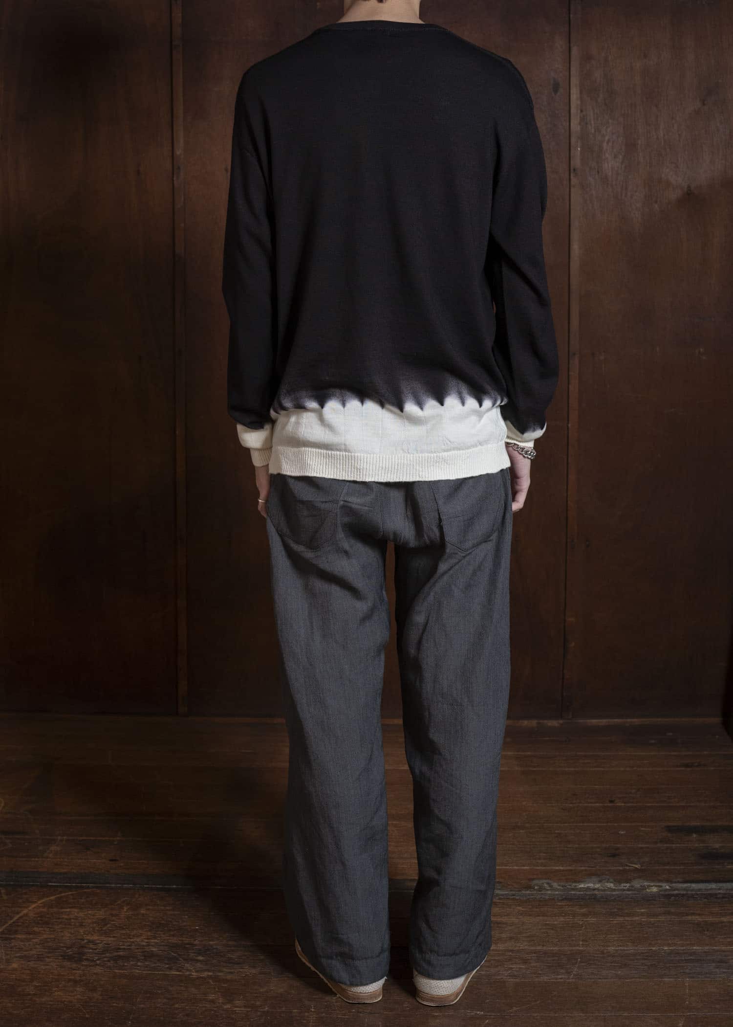 SUZUSAN 3088W-330 Washable Merino Wool Crew Neck Pullover Black - Natura l White