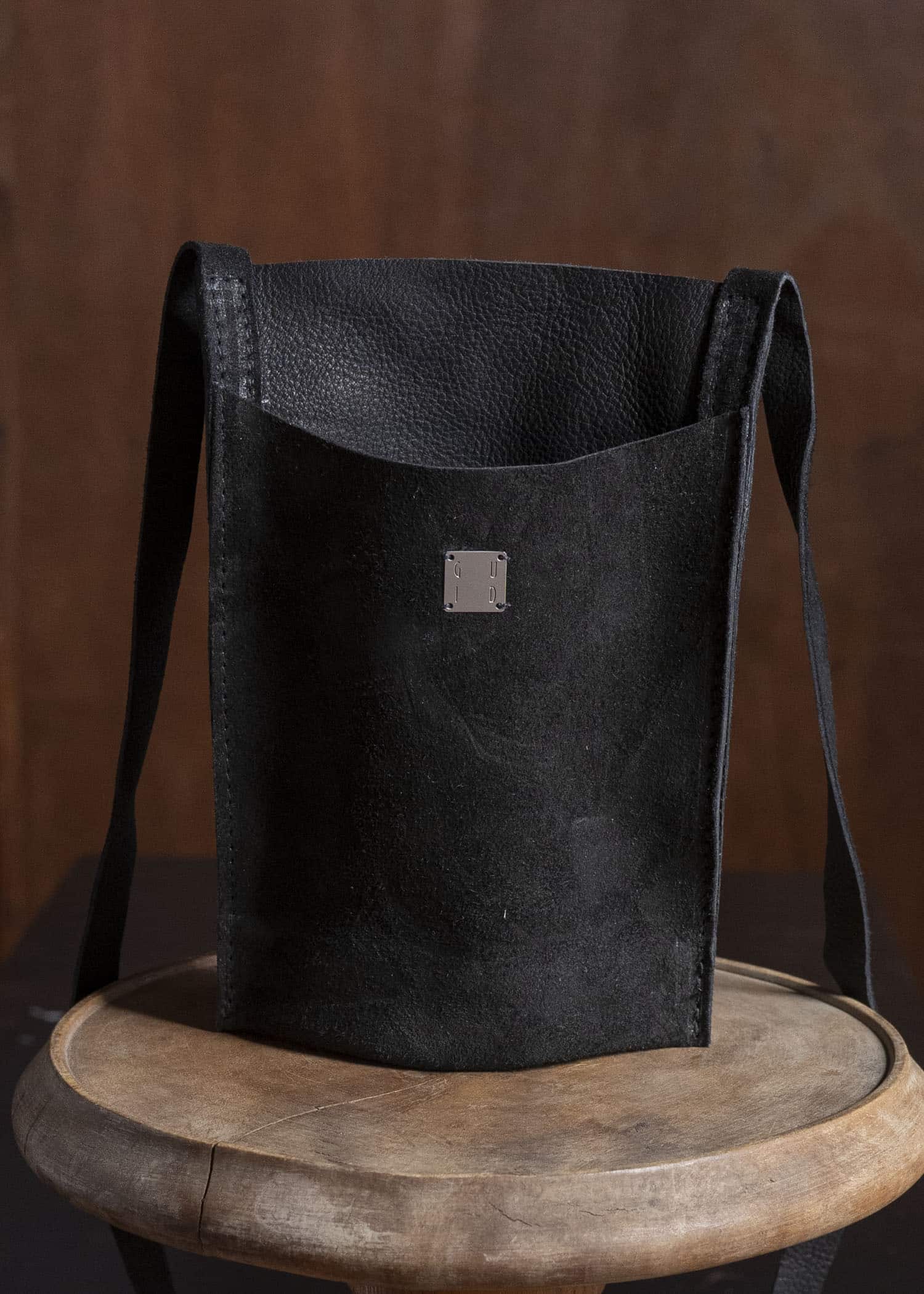 GUIDI PHONE HOLDER SHOULDER CASE BLKT PKT1